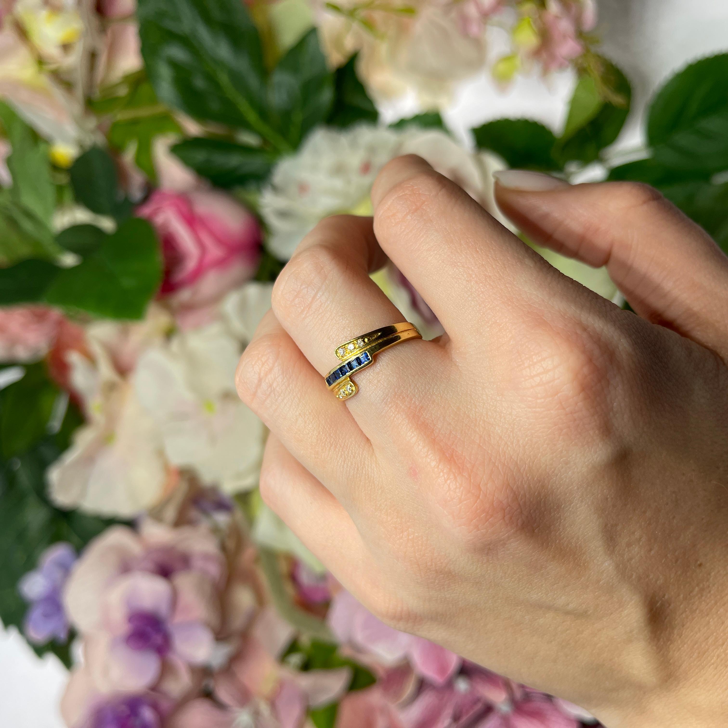 18K Yellow Gold Band Ring with Sapphires and Diamonds For Sale 3