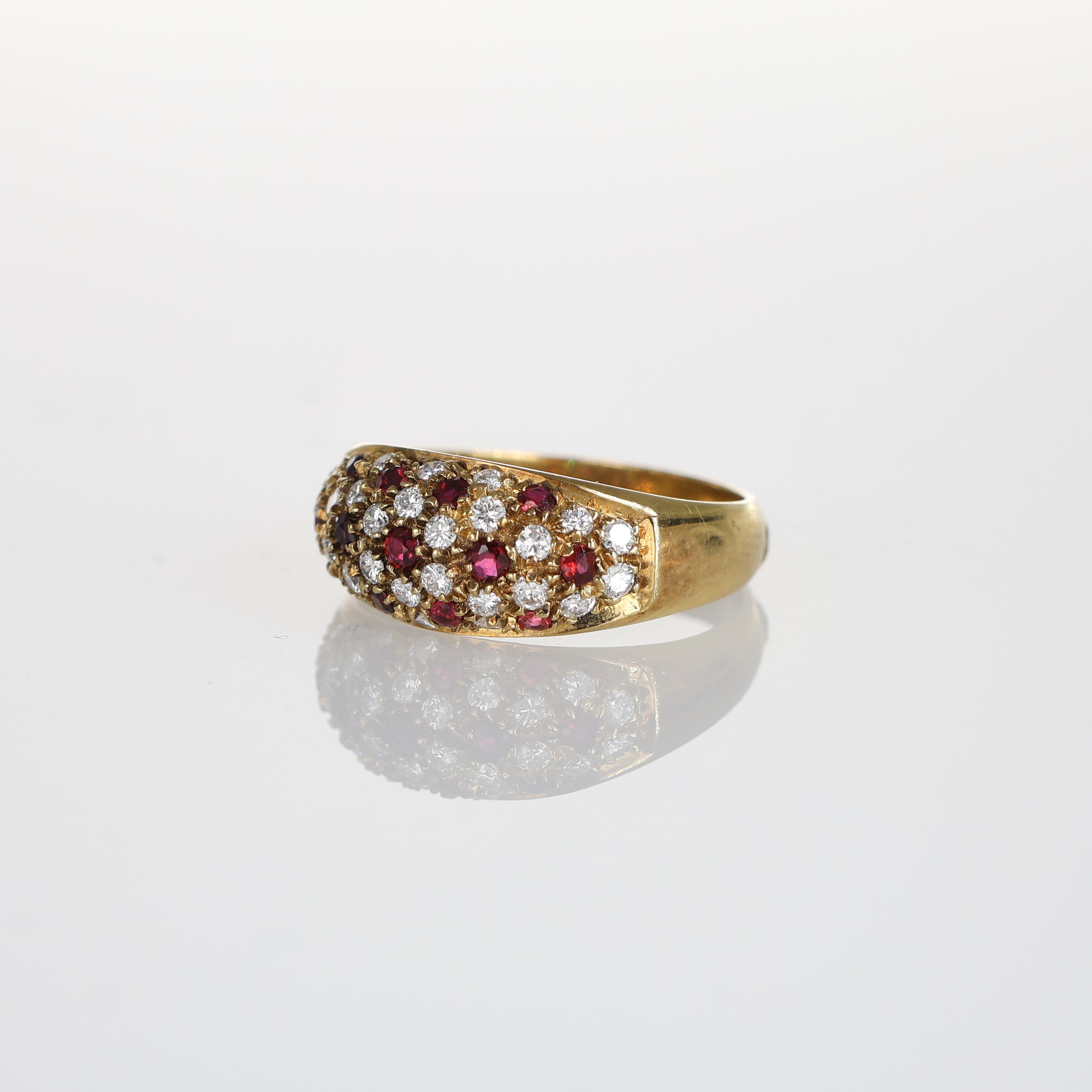 18k Yellow Gold Band with Alternating Pave of Rubies and Diamonds In New Condition For Sale In Bergamo, BG
