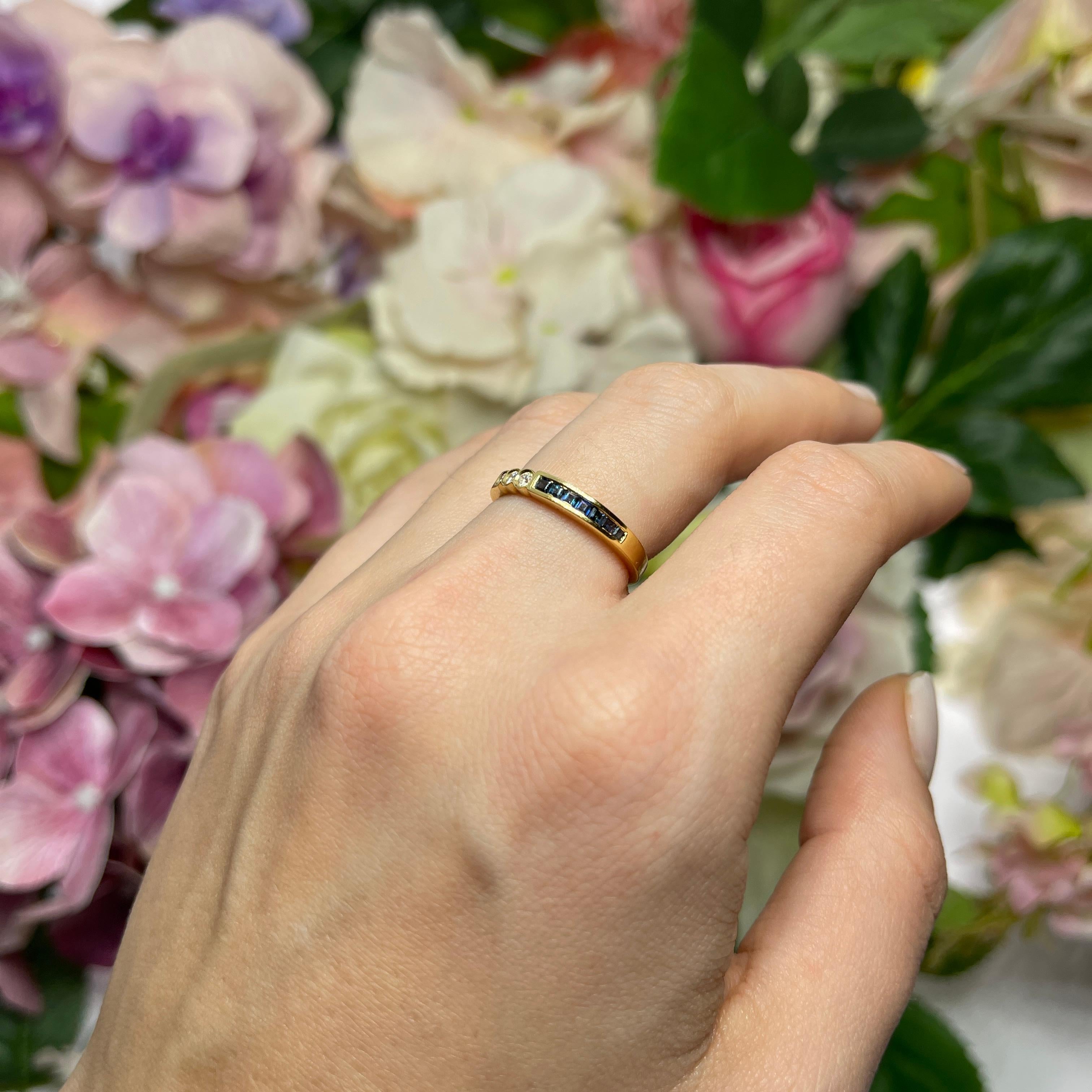 18K Yellow Gold Band with Diamonds and Sapphires For Sale 3