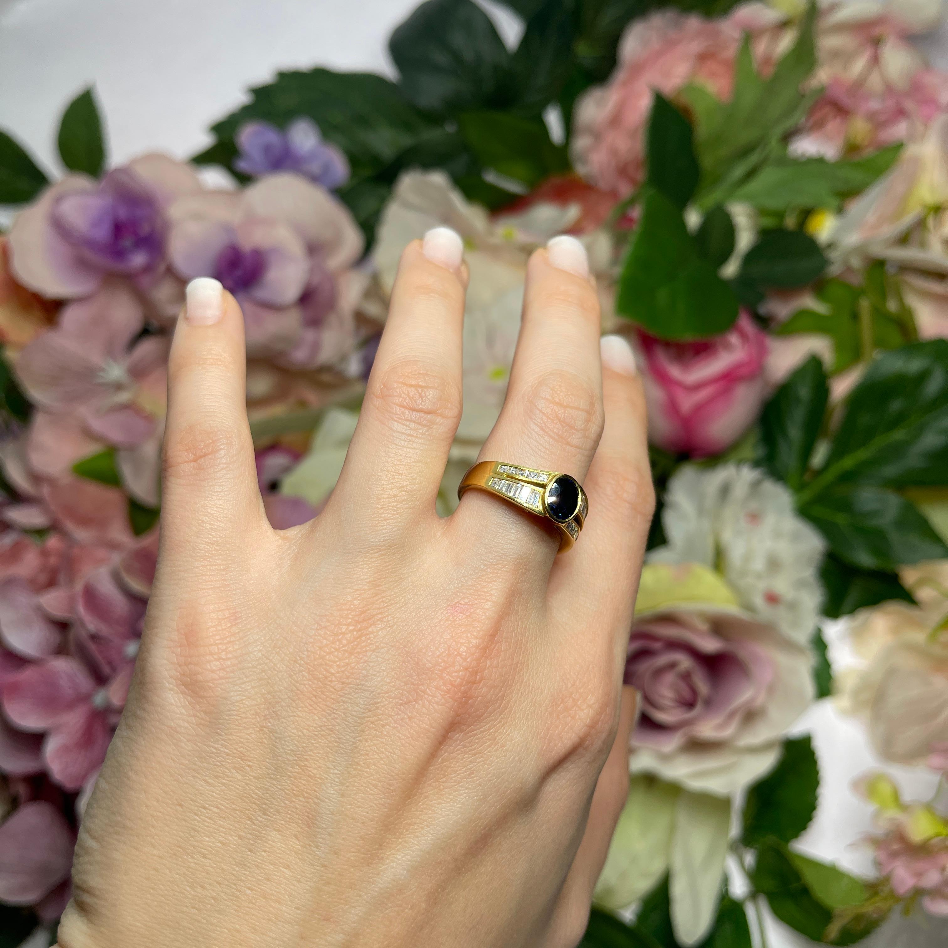 18K Yellow Gold Band with Oval Sapphire and Baguette Diamonds For Sale 4