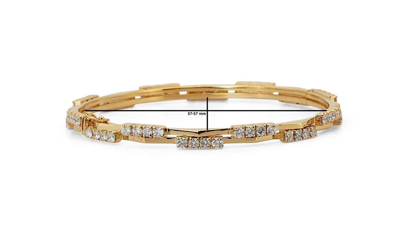 18k Yellow Gold Bangle Bracelet with 3.2ct Natural Diamonds IGI Certificate For Sale 4