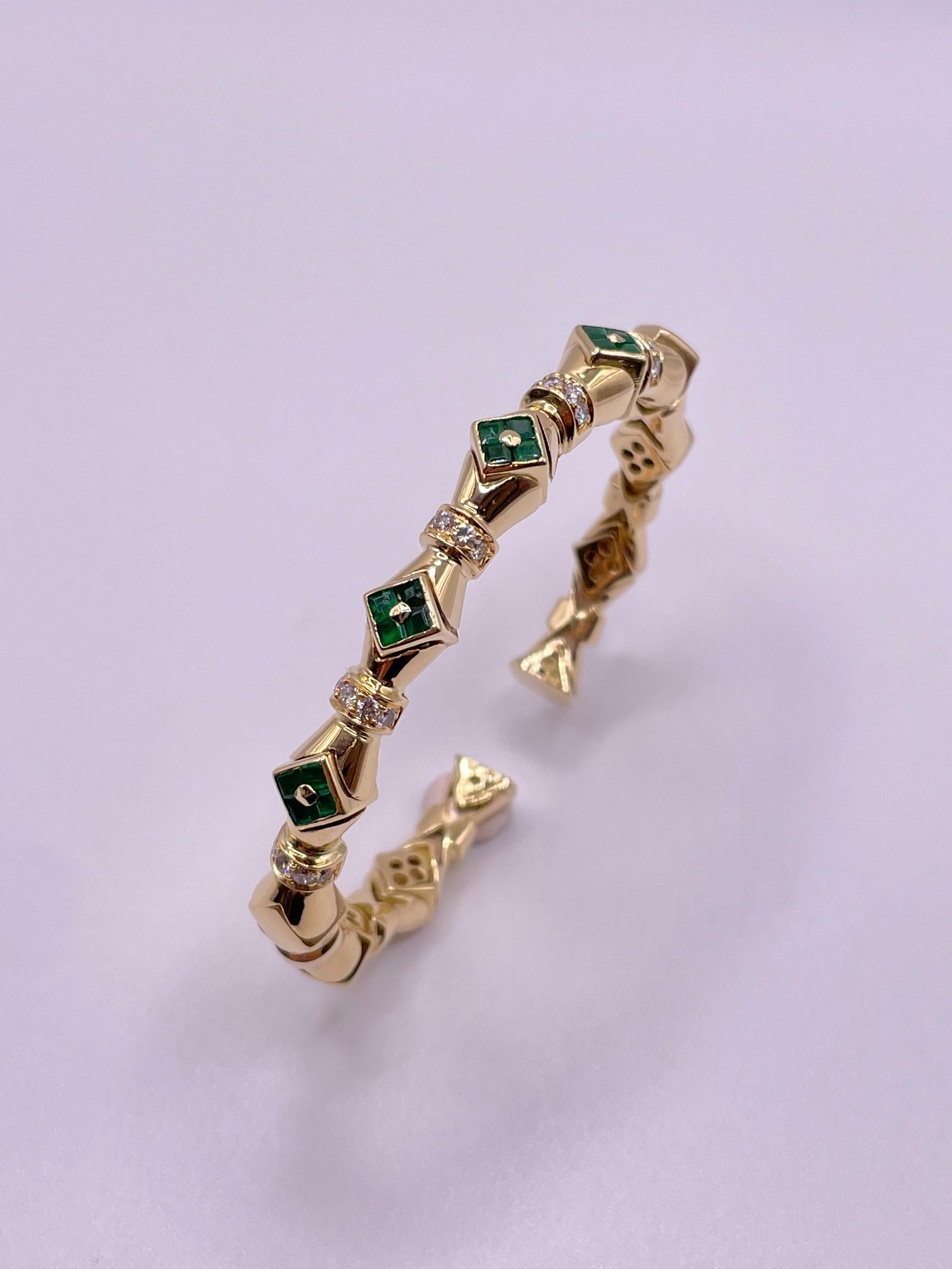 18k Yellow Gold Bangle Diamond Emerald  For Sale 2