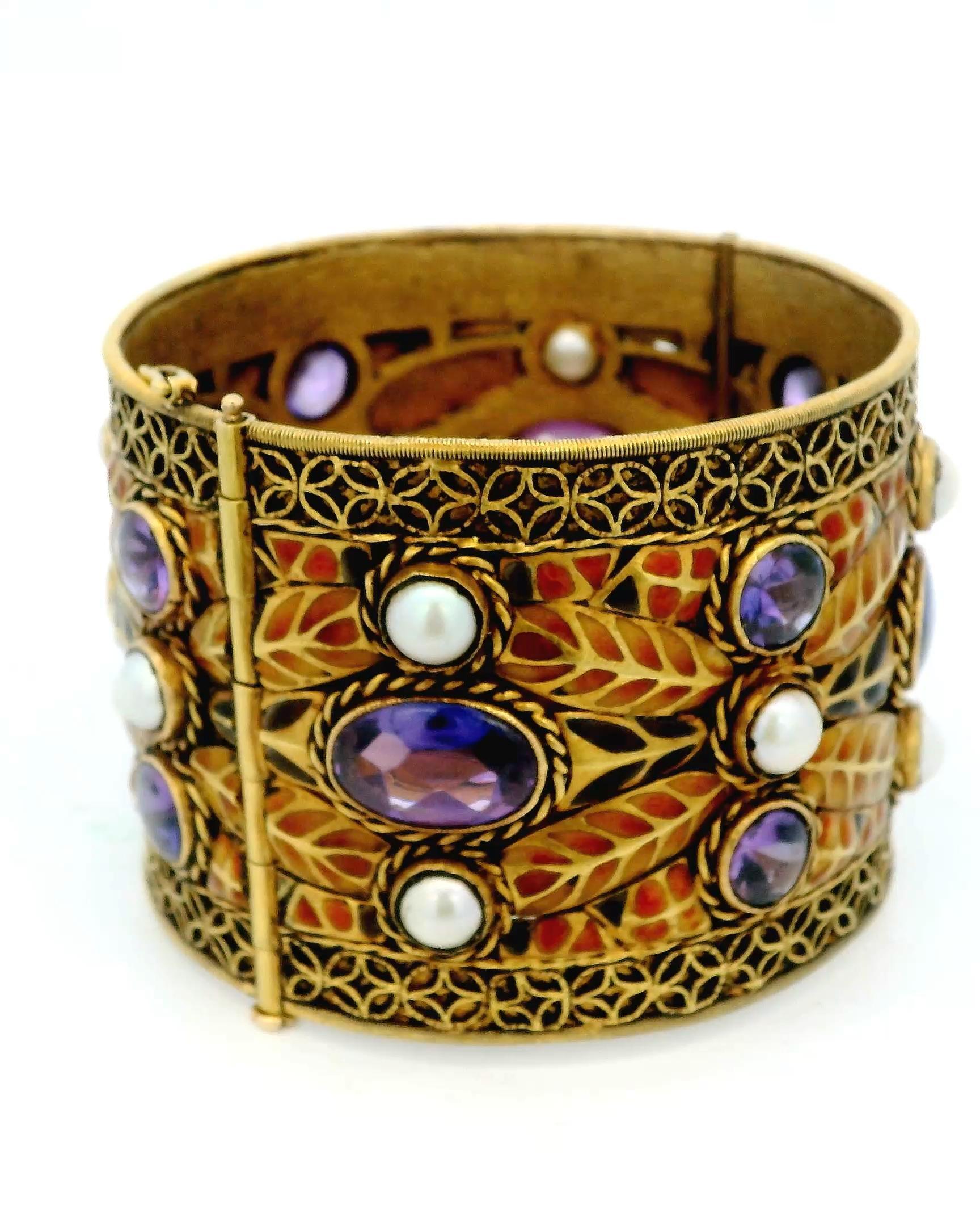 Femenino o masculino Pulsera de Oro Amarillo de 18k Plique a Jour Cabujones de Amatista y Perlas en venta