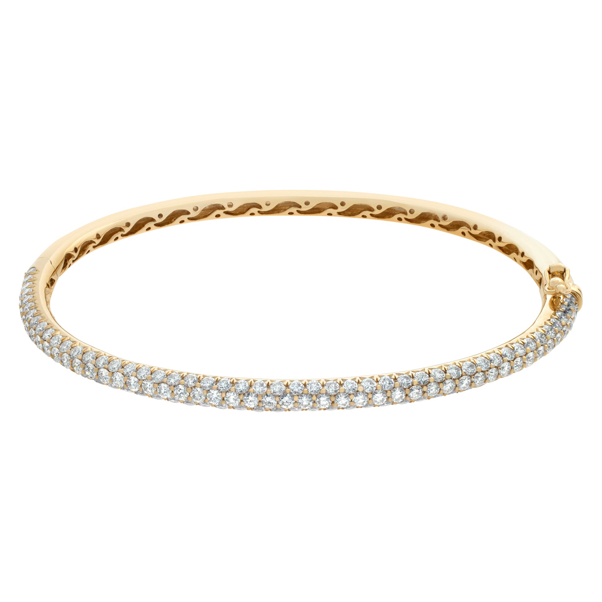 18k Yellow Gold Bangle with 2.86 Carats in Brilliant Round Cut Pave Diamonds For Sale