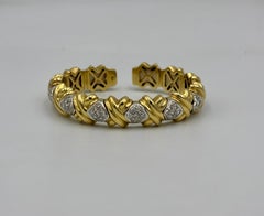 Armreif aus 18-karätigem Gelbgold mit Kreuzmotiv, verziert mit Diamanten, um 1980, Italien