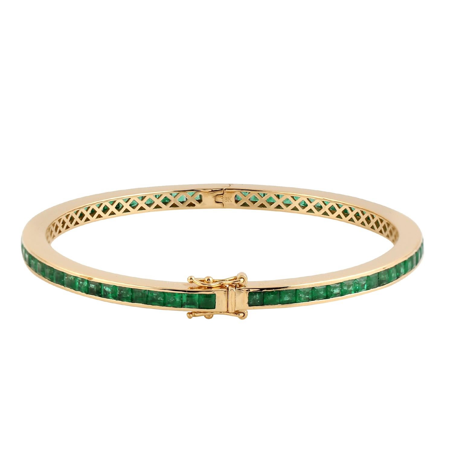 Taglio misto Bracciale in oro giallo 18k con incastonatura di smeraldo in vendita