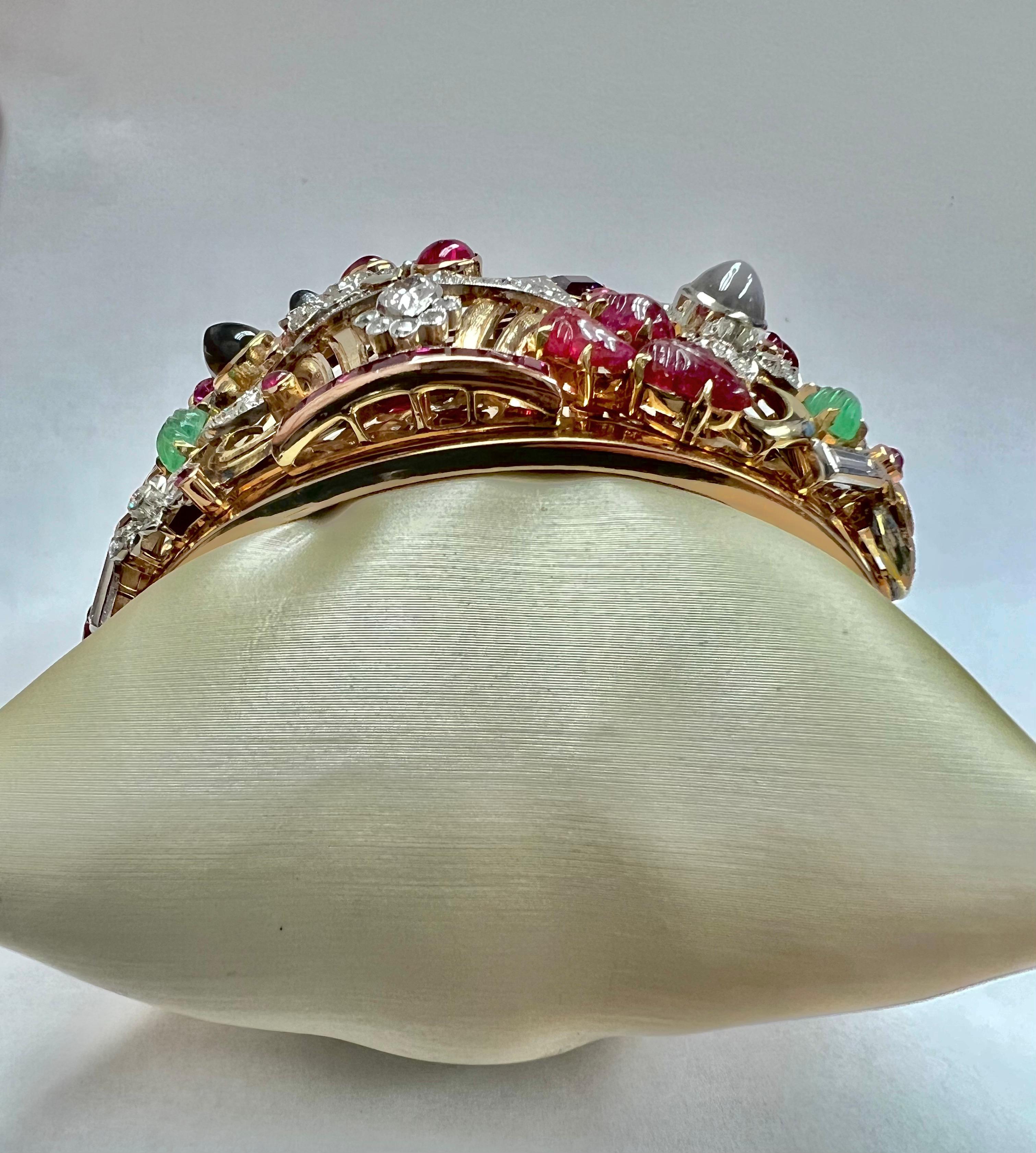 Bracelet jonc en or jaune 18 carats avec pierres mixtes et diamants ronds 4,05 carats Neuf - En vente à Los Angeles, CA