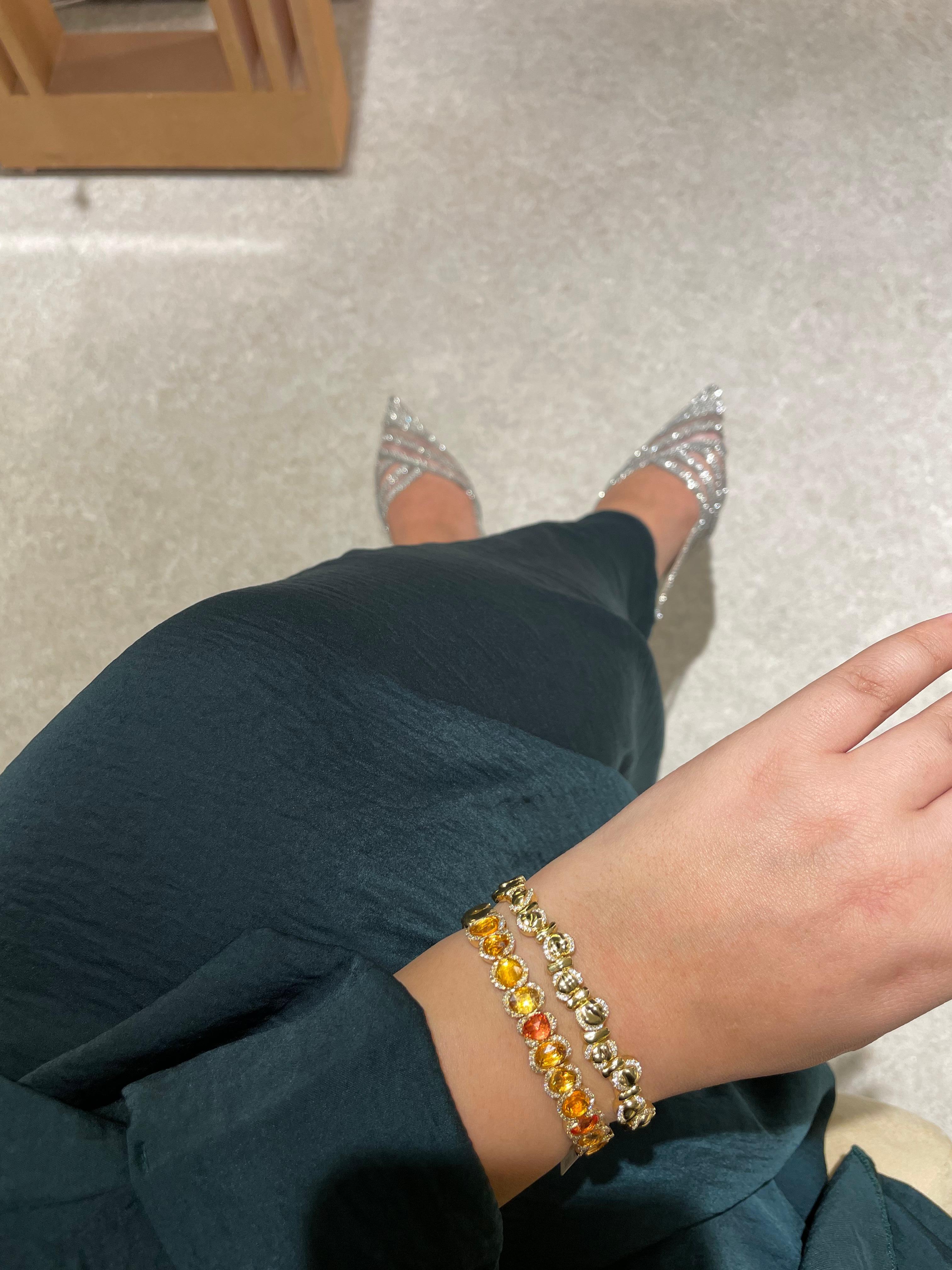 Art déco Bracelet jonc en or jaune 18 carats avec saphirs orange et diamants taille ronde en vente