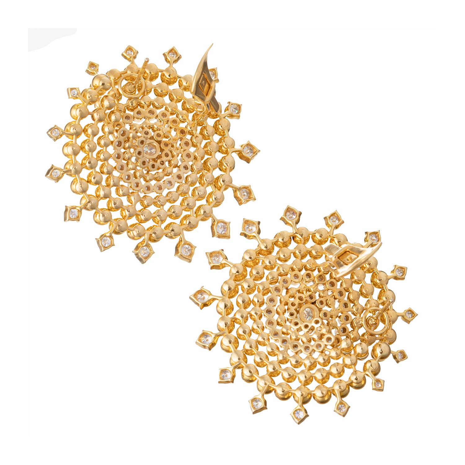 Modern 18k Yellow Gold Bead Diamond Swirl Earclips For Sale