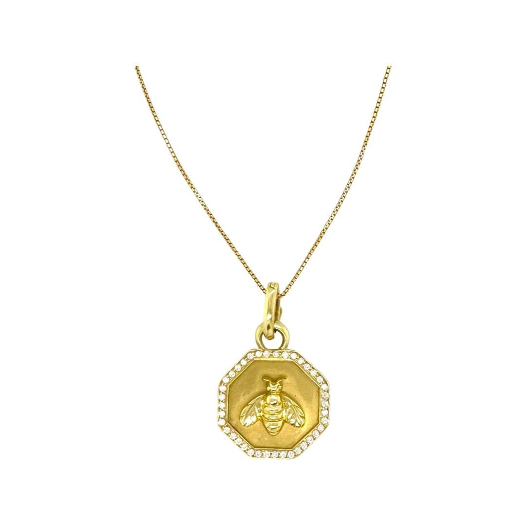 Round Cut 18k Yellow Gold Bee Pendant Necklace with Diamond 1.2 TCW For Sale