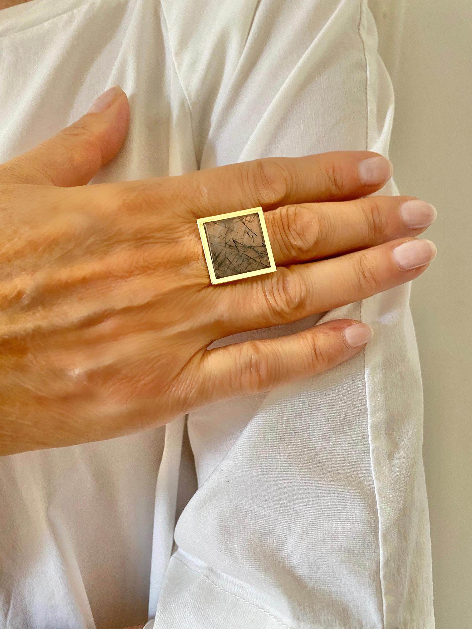18k Yellow Gold Bezel Contemporary Tourmalineted Quartz Unique Piece Man Ring For Sale 9
