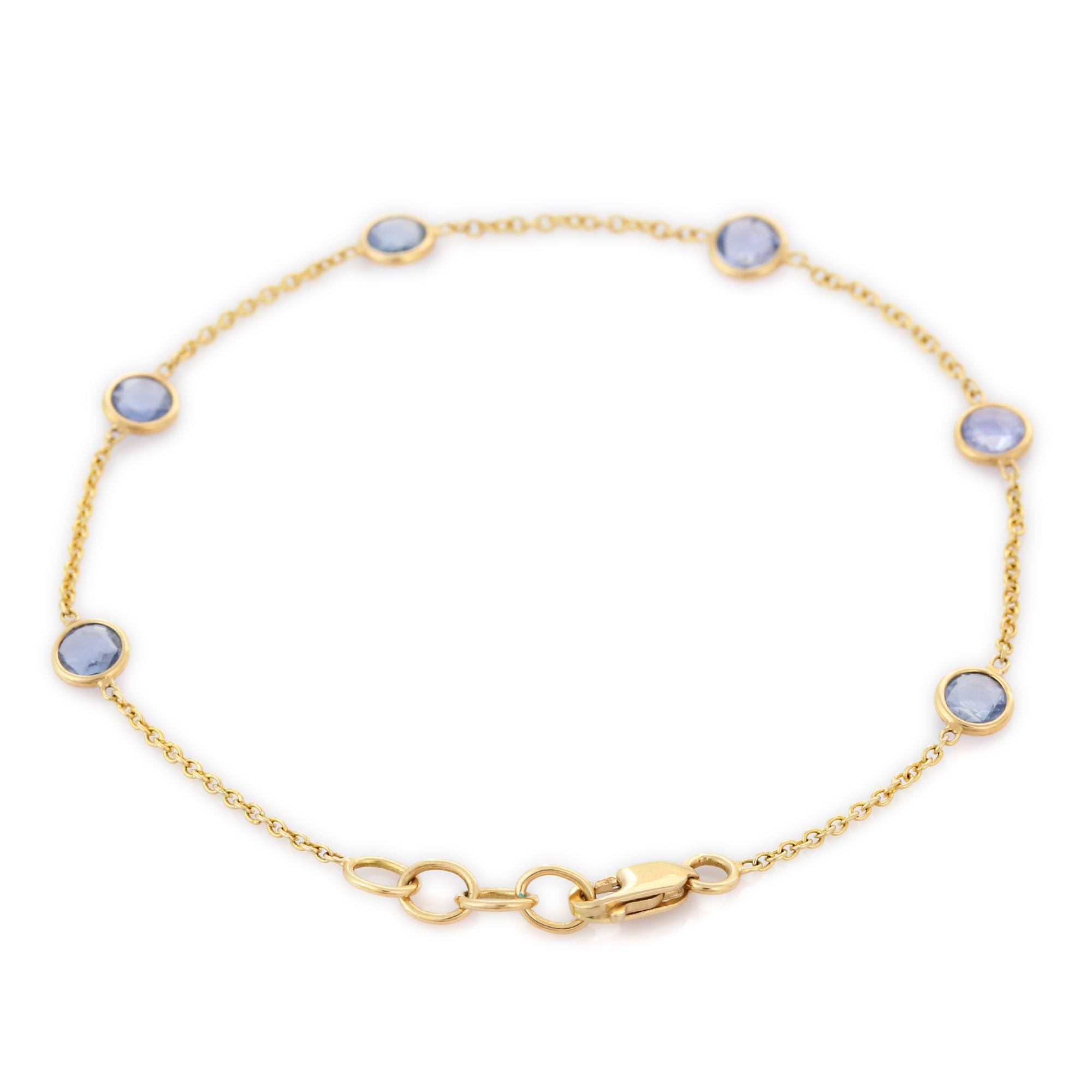 Modern 18k Yellow Gold Bezel Set 2.2 Ct Blue Sapphire Stackable Chain Bracelet For Sale