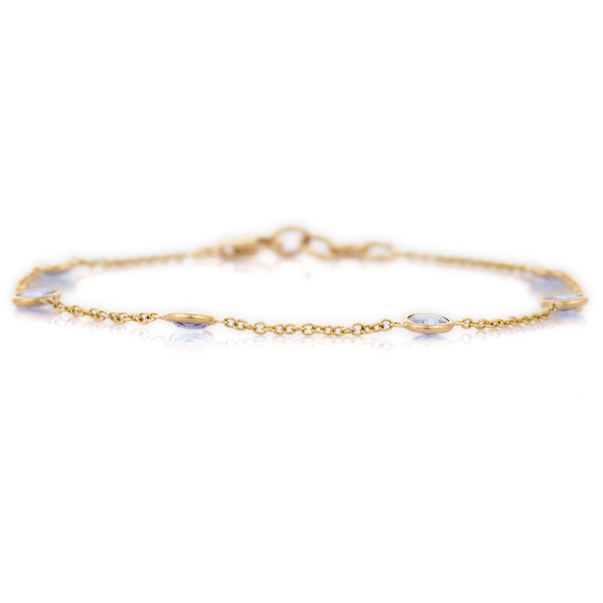 Taille ronde Bracelet à chaîne empilable en or jaune 18 carats serti d'un saphir bleu 2,2 carats en vente