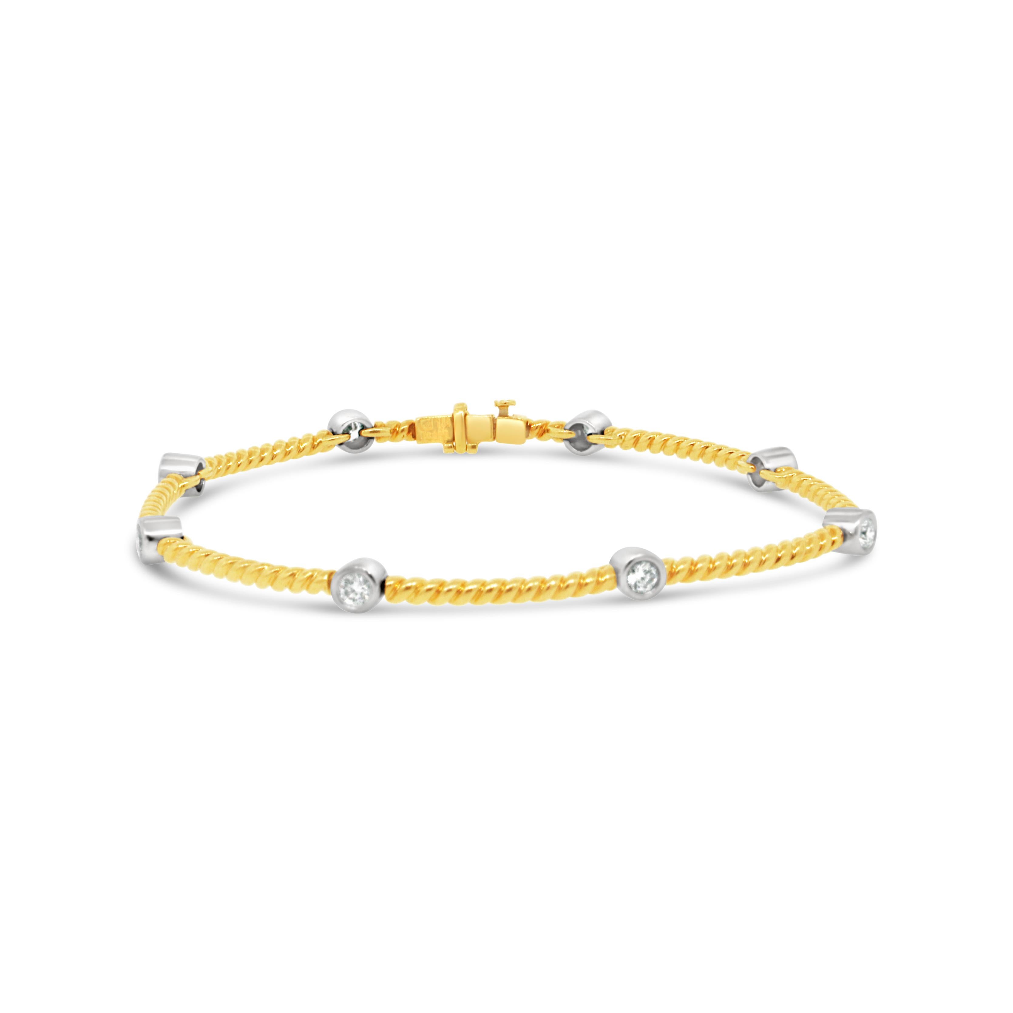 Bracelet en or jaune 18 carats serti de diamants en vente 3