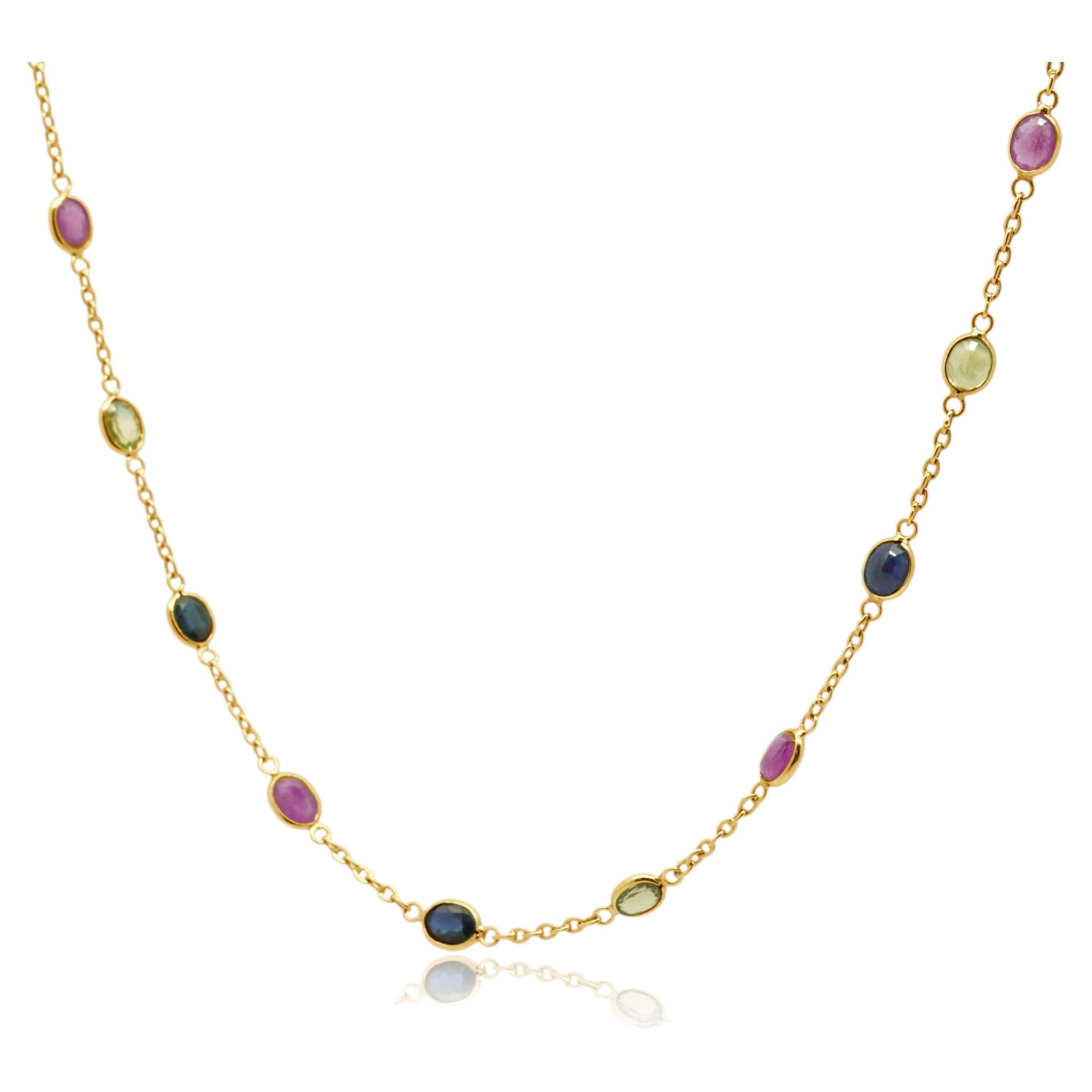 Collar con zafiros ovalados multicolores engastados en bisel de oro amarillo de 18 quilates, 18,0"