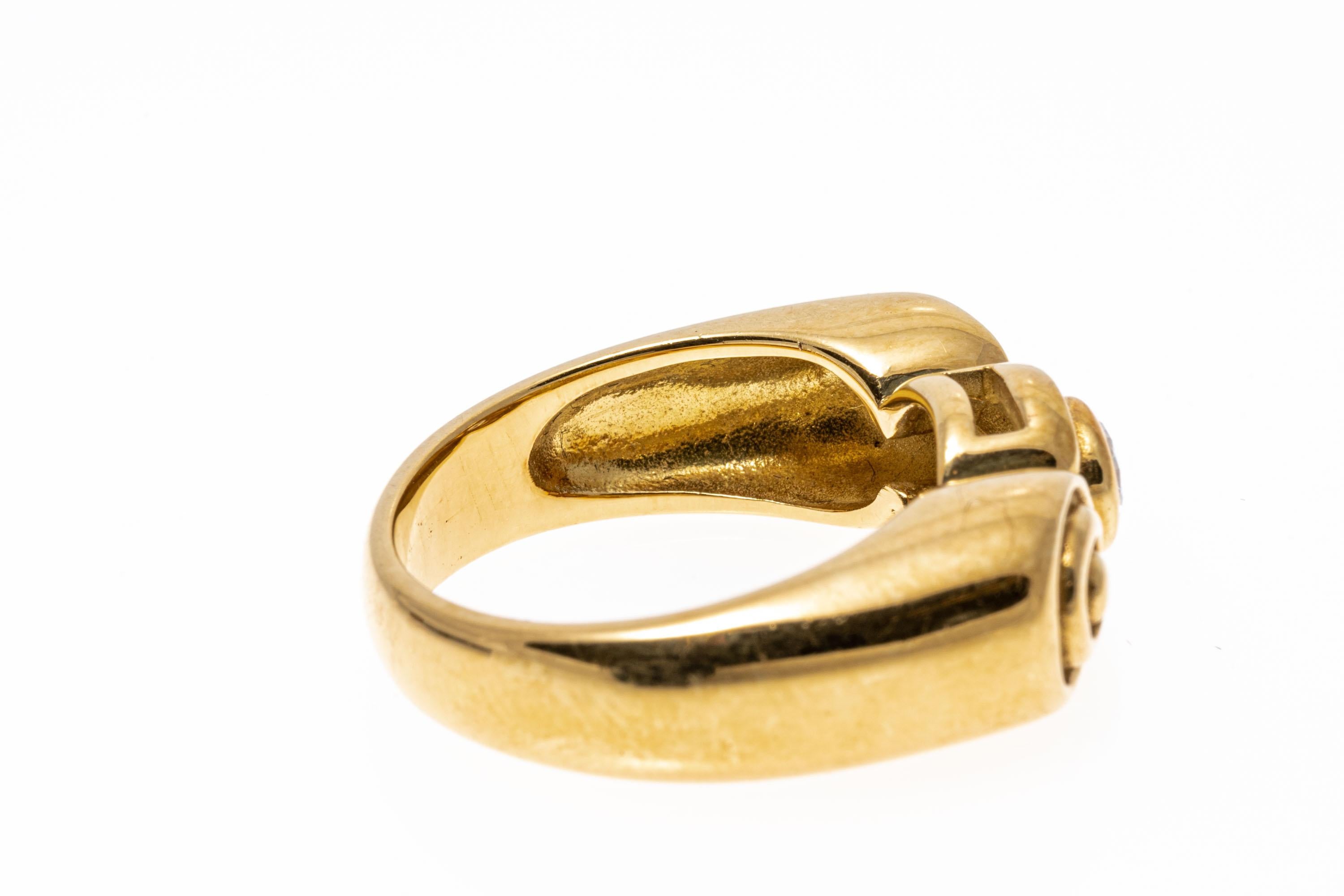 18 Karat Gelbgold Ring mit rundem Brillant-Diamant in der Lünette und Scroll Swirl (Neoetruskisch) im Angebot