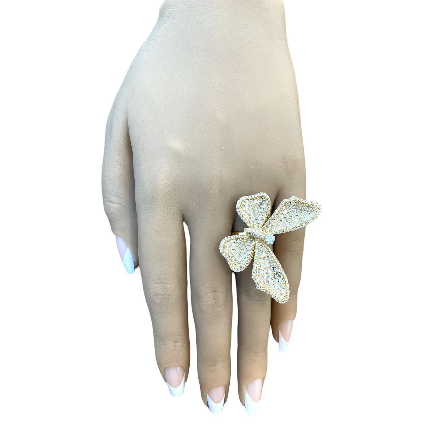 Bague cocktail en or jaune 18K Big Butterfly 4,50 ct de diamant Unisexe en vente