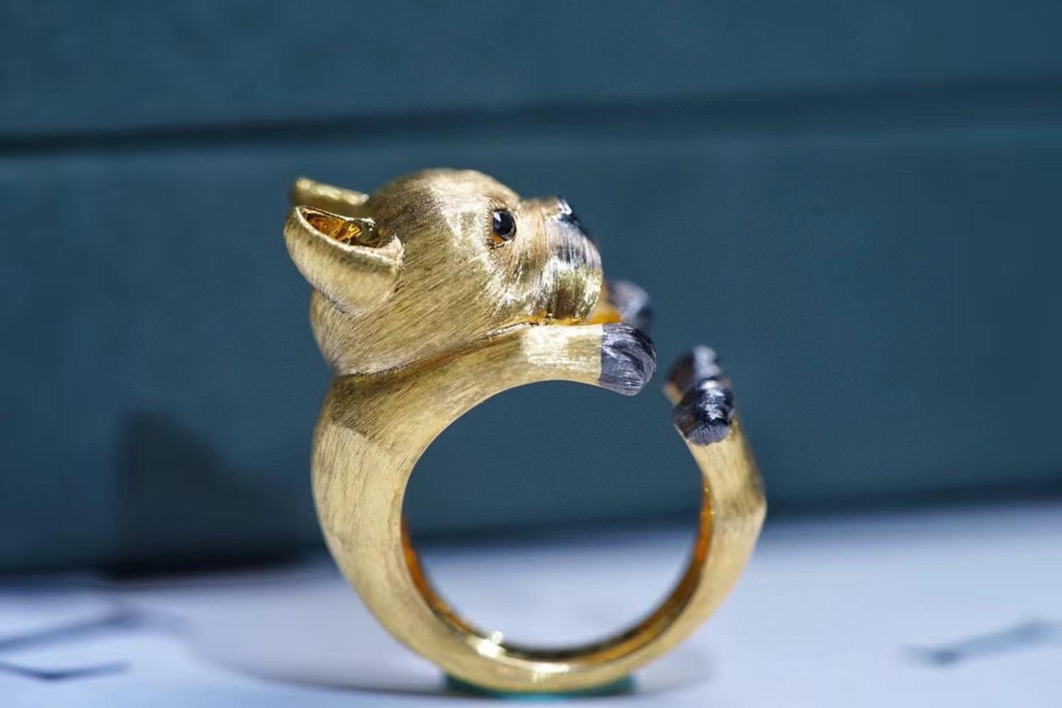18K Yellow Gold Black Diamond Dog Ring For Sale 2