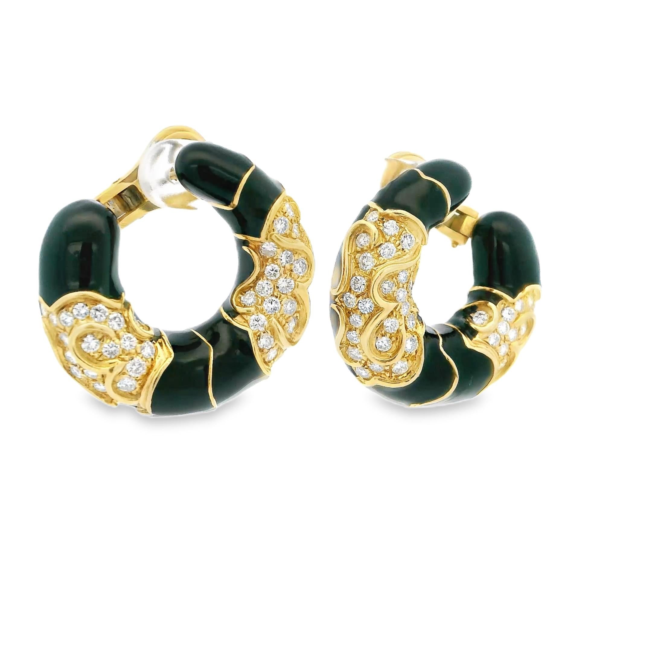 Boucles d'oreilles demi-lune en or jaune 18K et émail noir avec diamants en vente 6