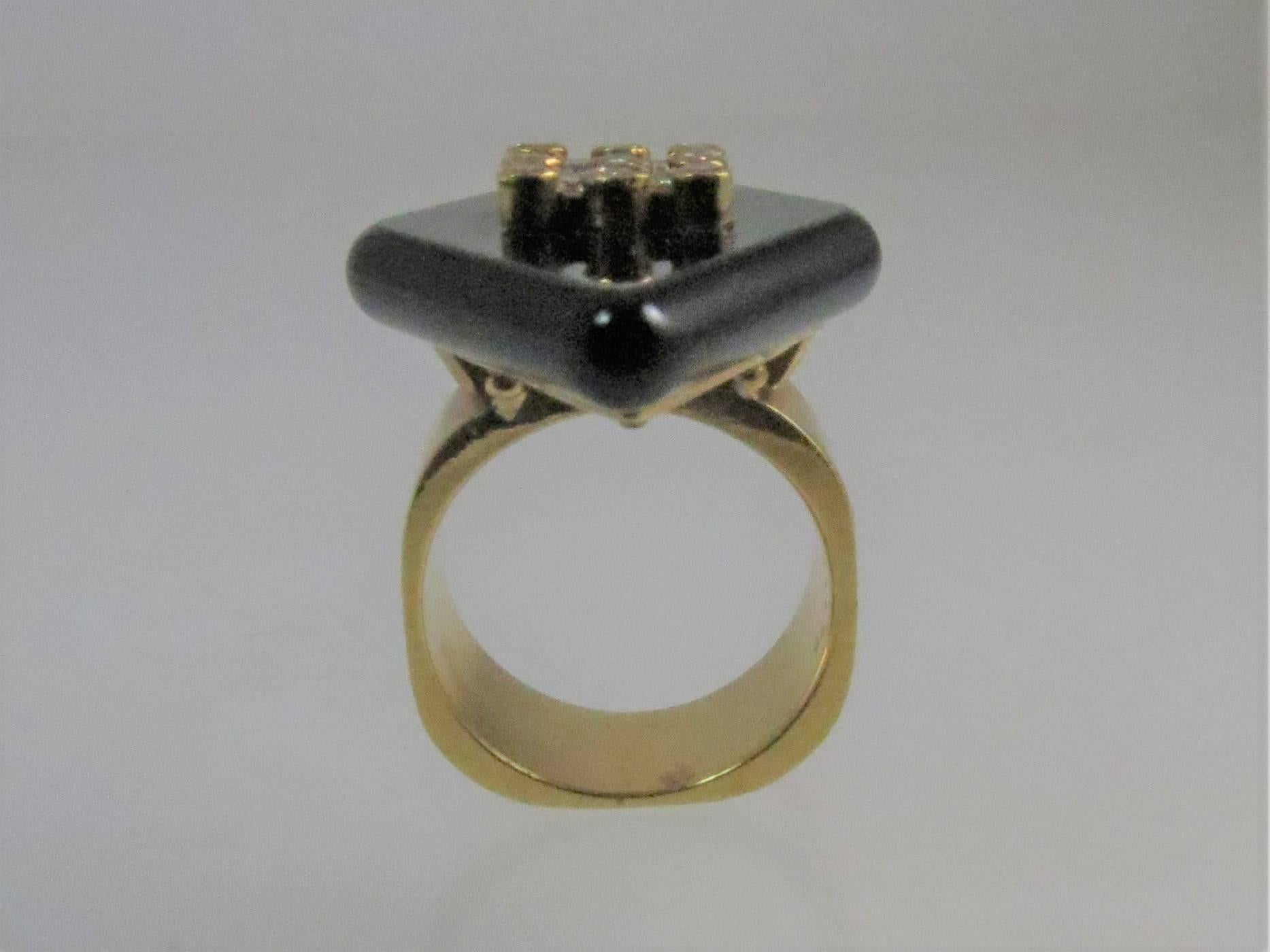 Round Cut 18 Karat Yellow Gold Black Onyx and Diamond Ring