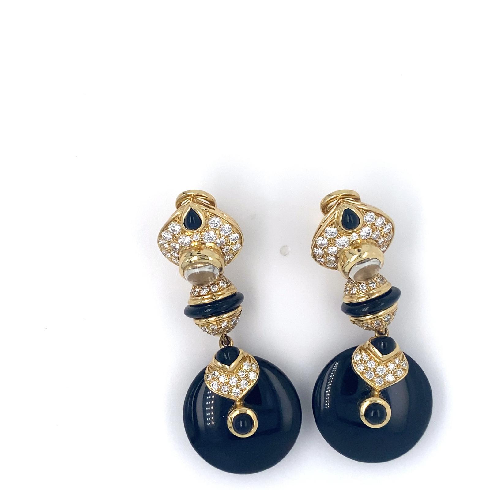 Moderno Orecchini in oro giallo 18k e onice nero con pietra di luna e diamanti da 1,66 carati in vendita