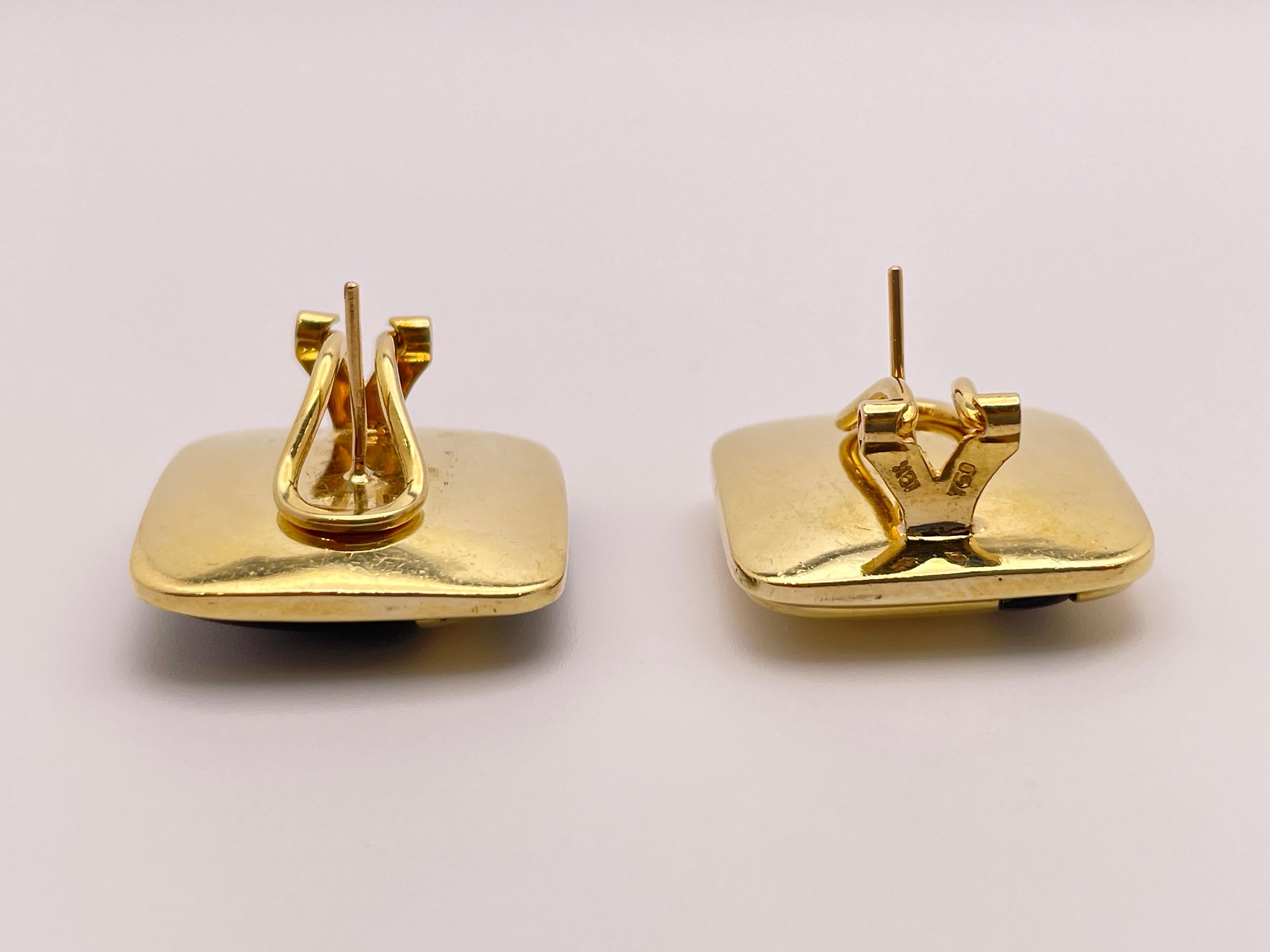 18 Karat Yellow Gold Black Onyx Earrings For Sale 1