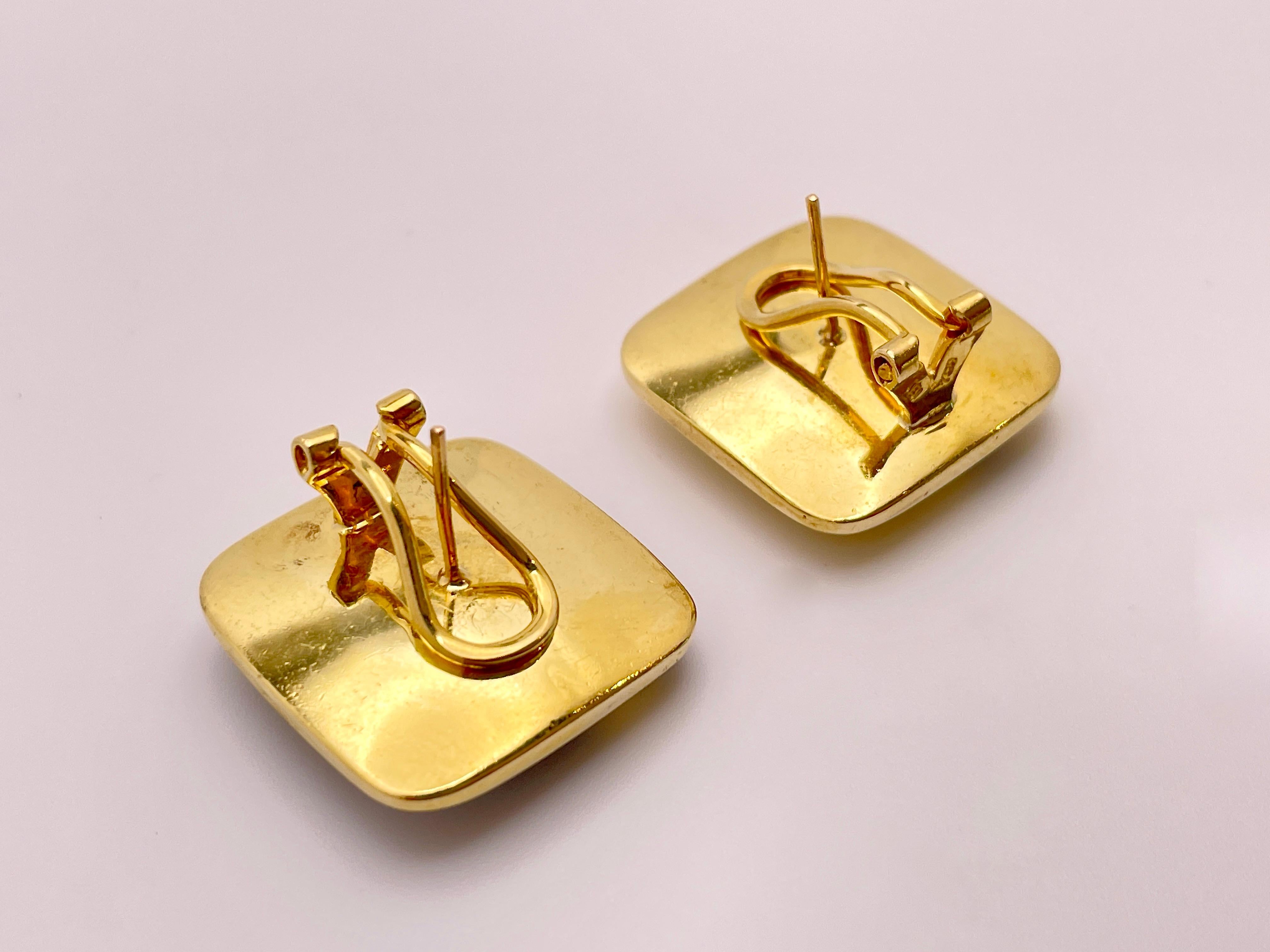 18 Karat Yellow Gold Black Onyx Earrings For Sale 2