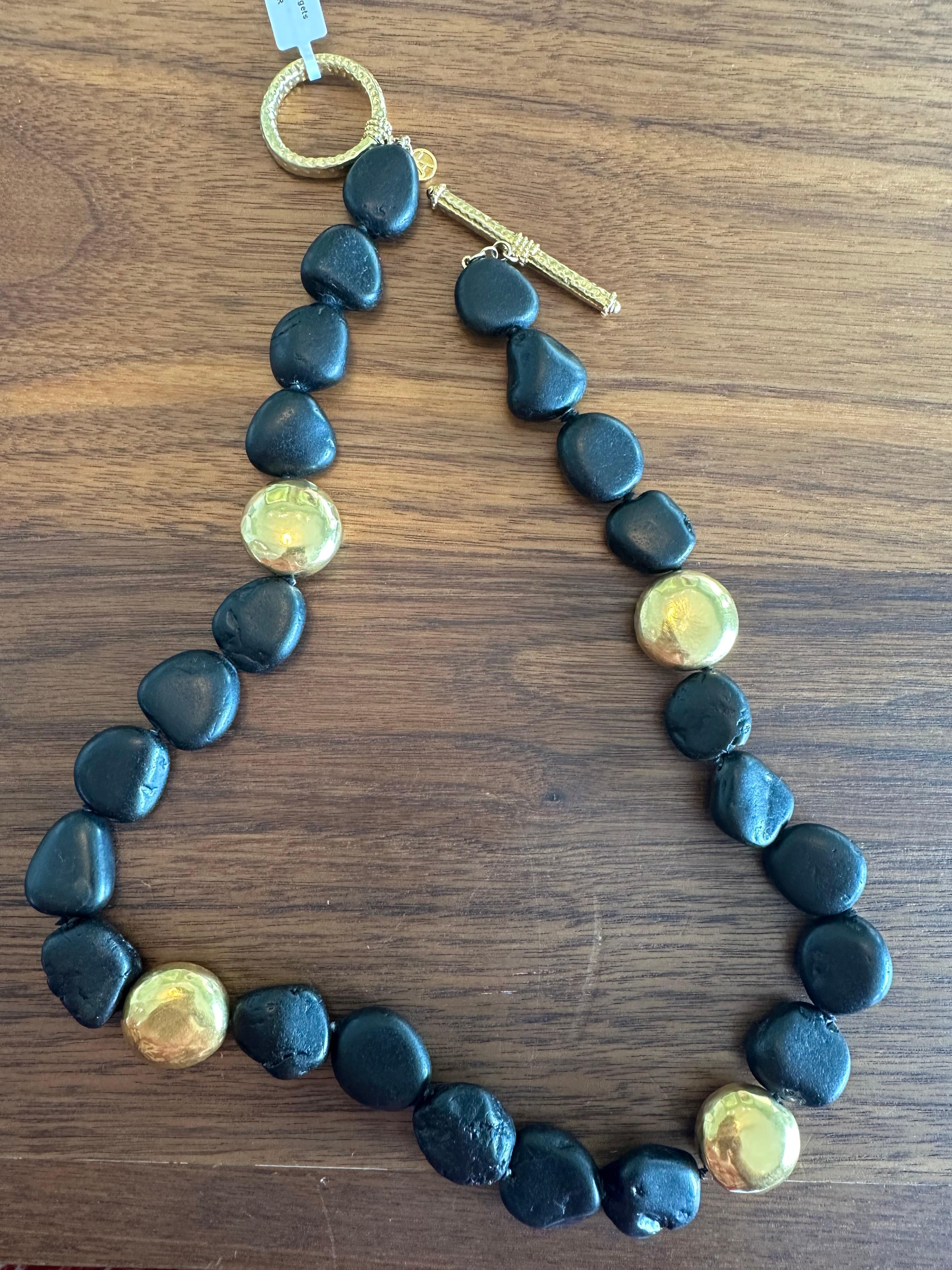 Femenino o masculino 18K Yellow Gold Black Tourmaline and Gold Bead Necklace en venta