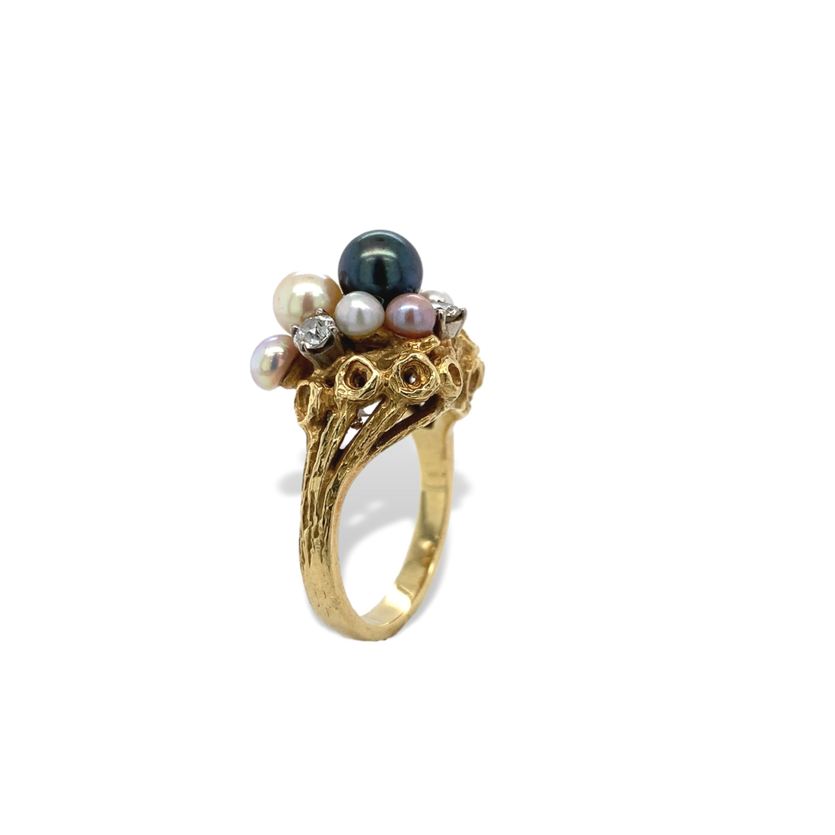 Anello in oro giallo 18 carati con perle nere, bianche e rosa e diamanti, misura 6,5 in vendita 1