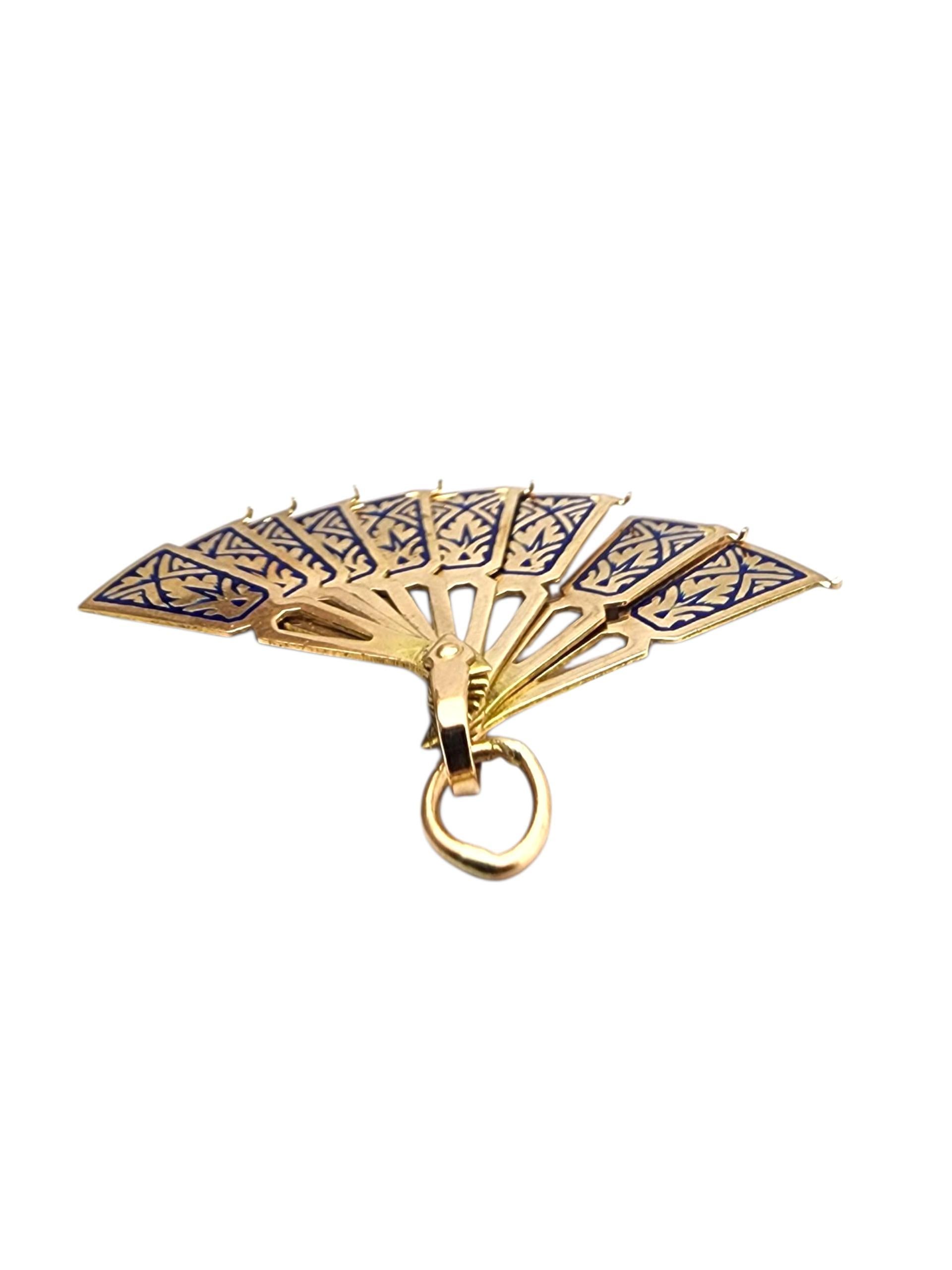 18K Yellow Gold Blue Enamel Articulated Hand Fan Charm #22831 For Sale 8