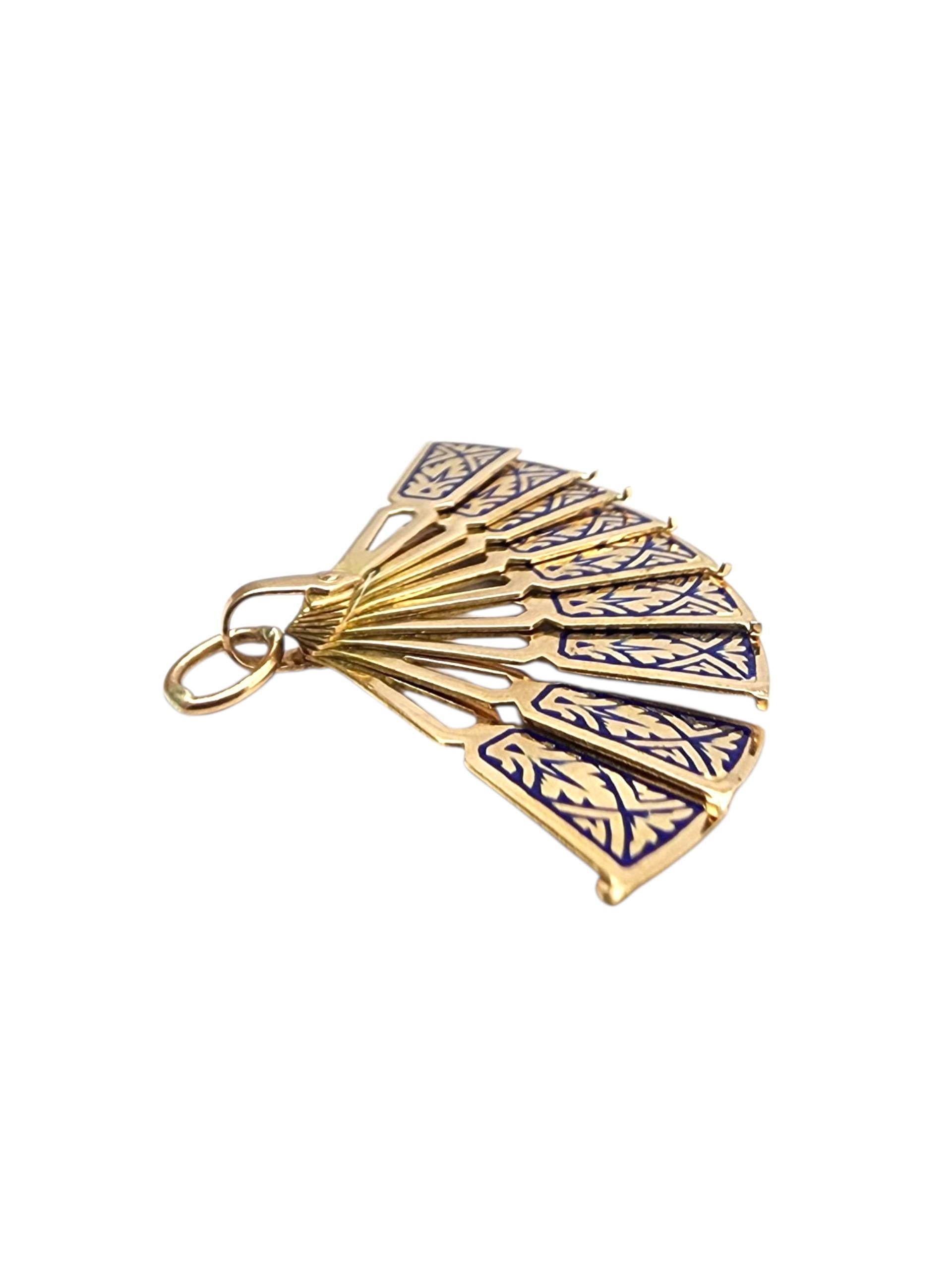 18K Yellow Gold Blue Enamel Articulated Hand Fan Charm #22831 For Sale 9