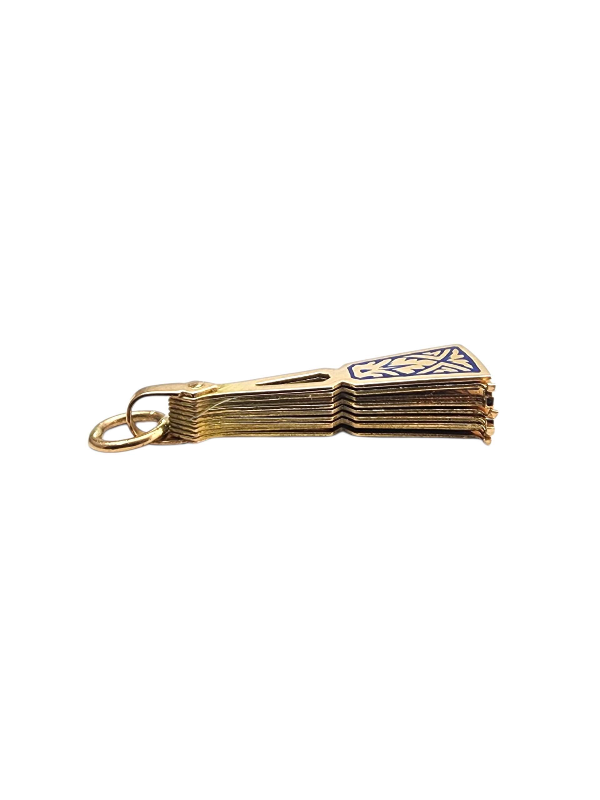 18K Yellow Gold Blue Enamel Articulated Hand Fan Charm #22831 For Sale 1
