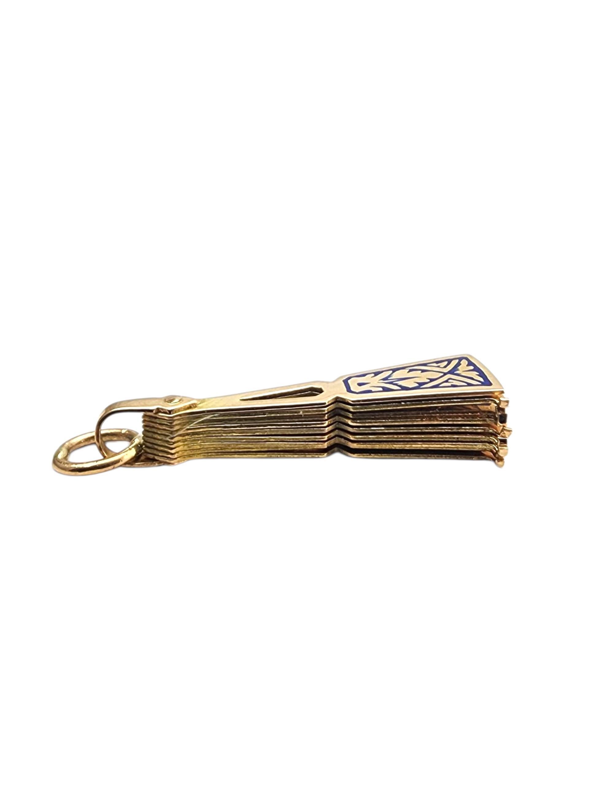 18K Yellow Gold Blue Enamel Articulated Hand Fan Charm #22831 For Sale 2