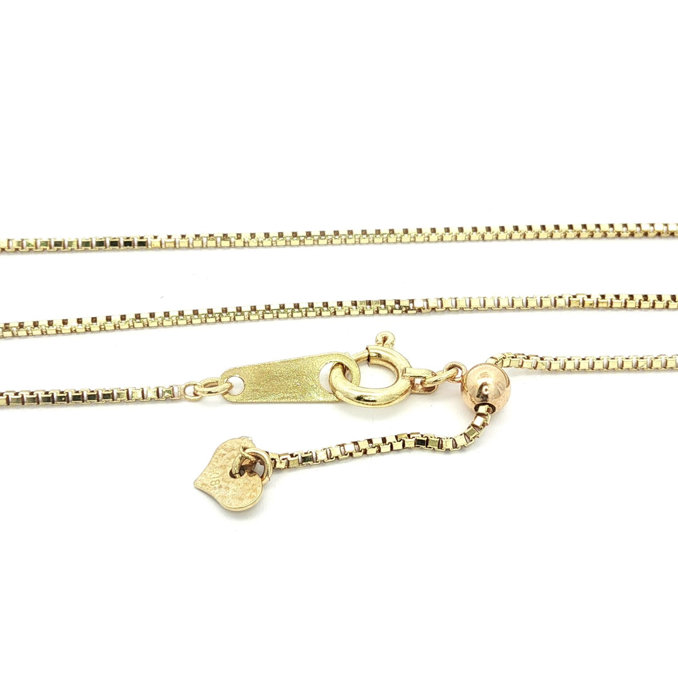 Taille cabochon Collier en or jaune 18k avec pendentif en forme de poire et halo de diamants pour pierres de lune bleues en vente