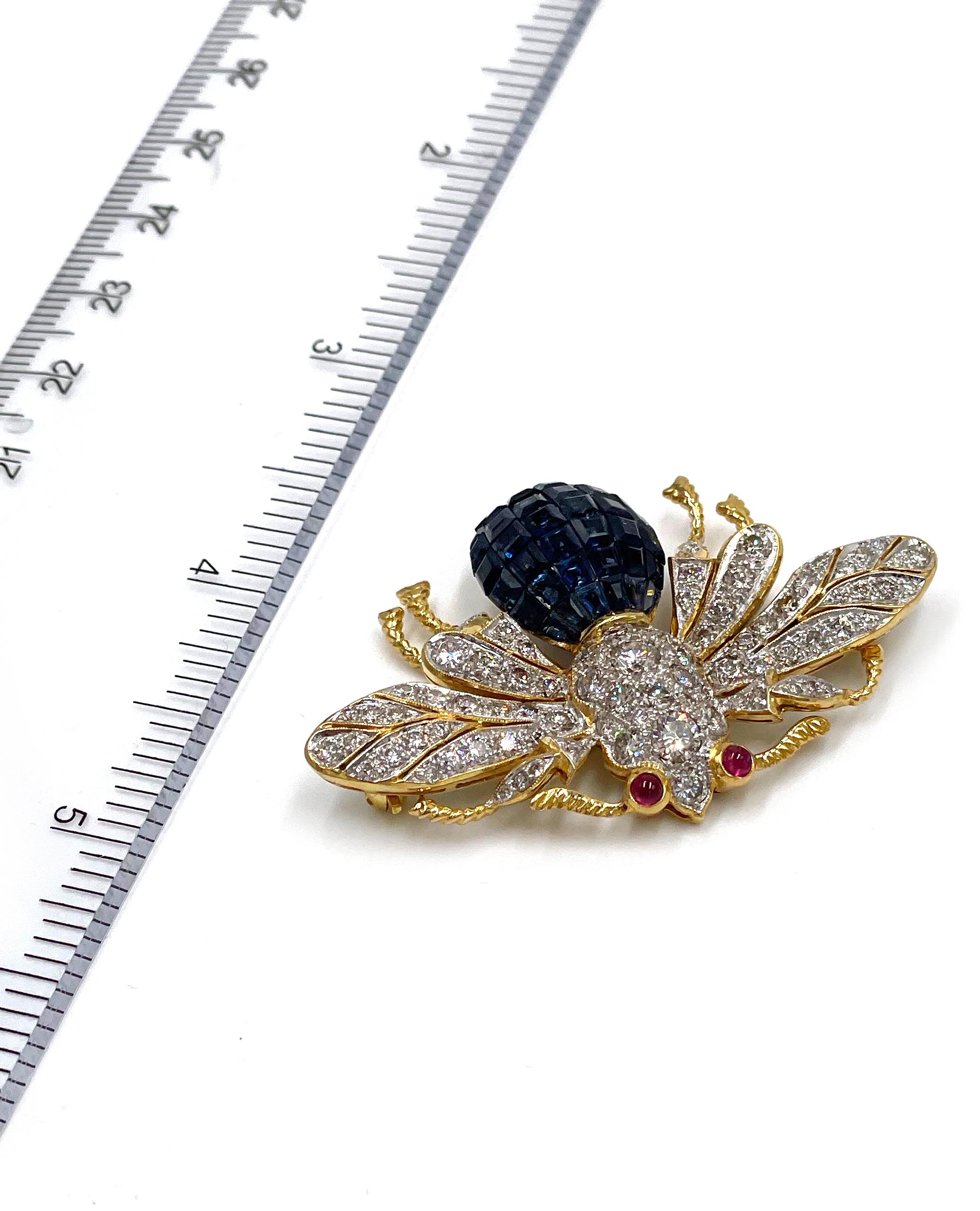 18K Yellow Gold Blue Sapphire Bee Pin For Sale 1
