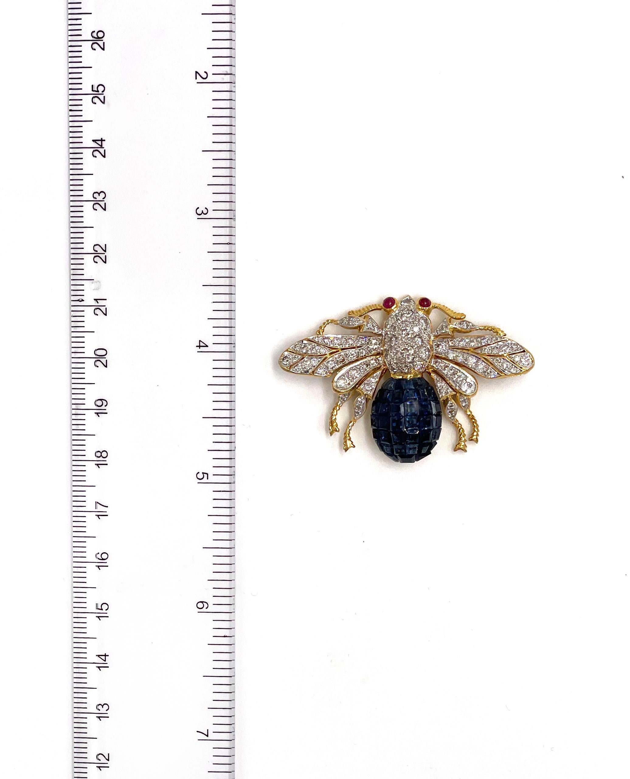 18K Yellow Gold Blue Sapphire Bee Pin For Sale 2