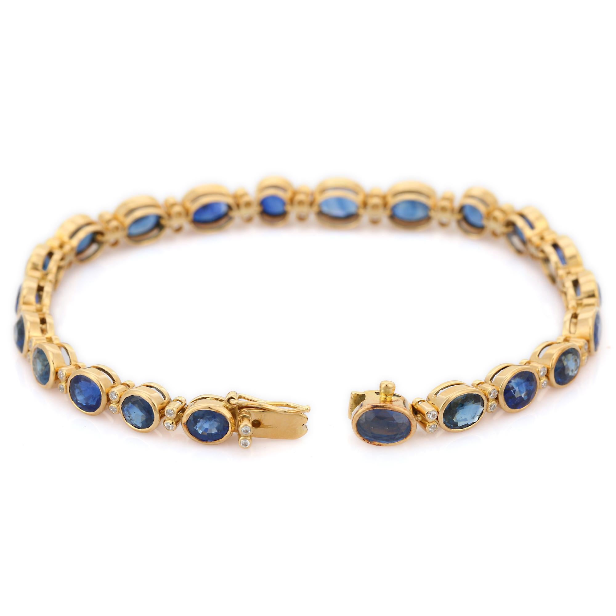 Bracelet en or jaune 18 carats avec saphirs bleus et diamants Neuf - En vente à Houston, TX