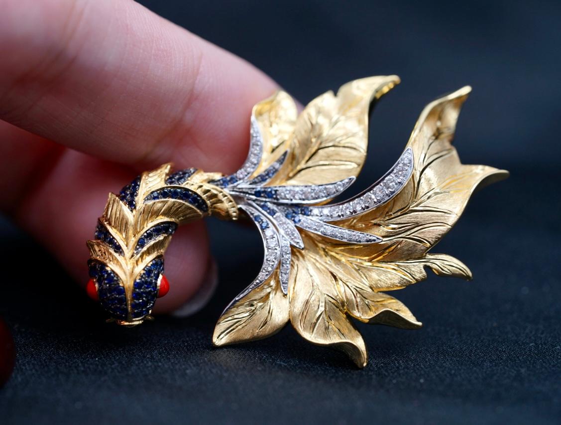 18K Yellow Gold Blue Sapphire & Diamond Koi Fish Brooch Pendant For Sale 1