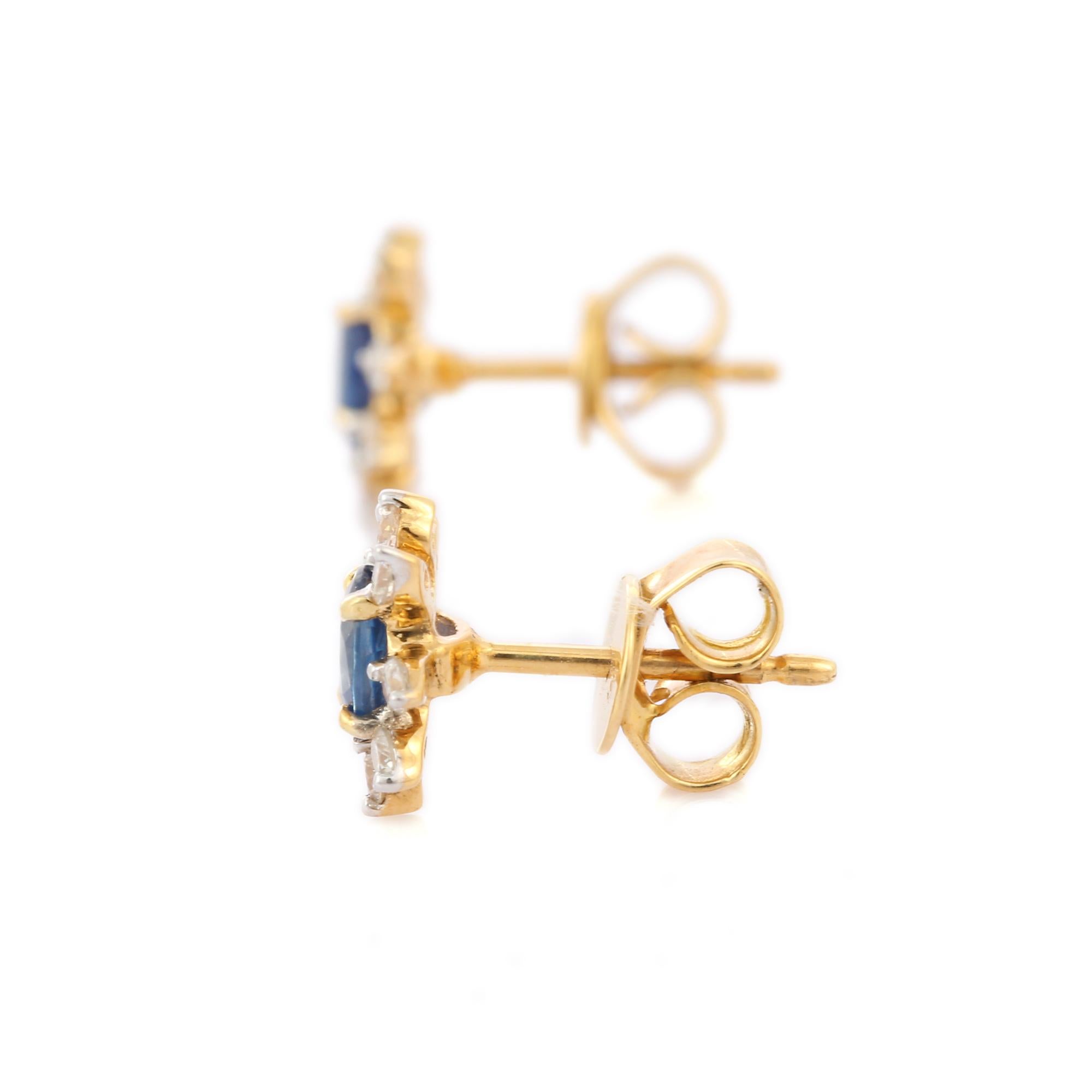 Oval Cut 18K Yellow Gold Blue Sapphire Stud Earrings with Diamonds For Sale