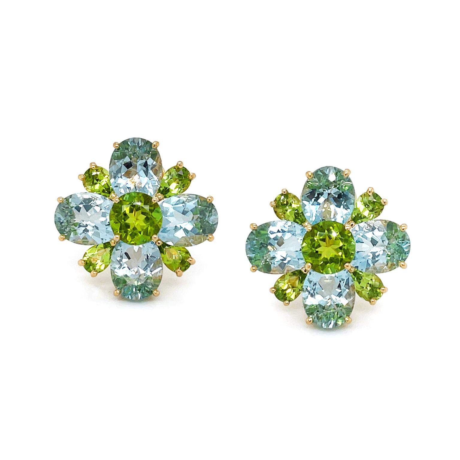 18K Yellow Gold Blue Topaz and Peridot Flower Clip On Earrings In New Condition For Sale In New York, NY