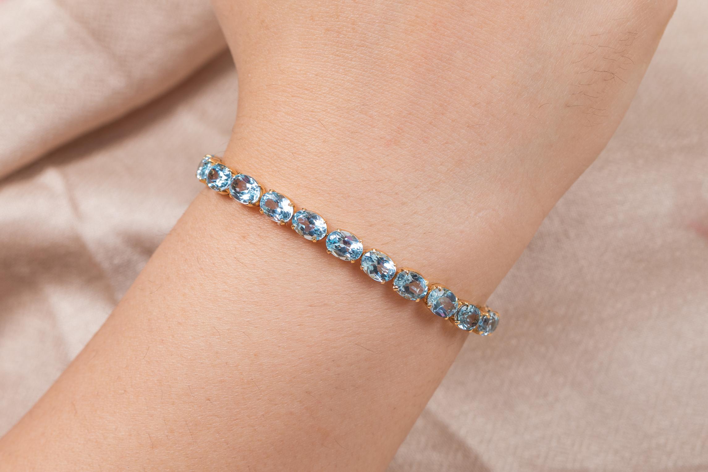 18kt Solid Yellow Gold 28.5 Carats Faceted Blue Topaz Gemstone Tennis Bracelet In New Condition In New York, NY