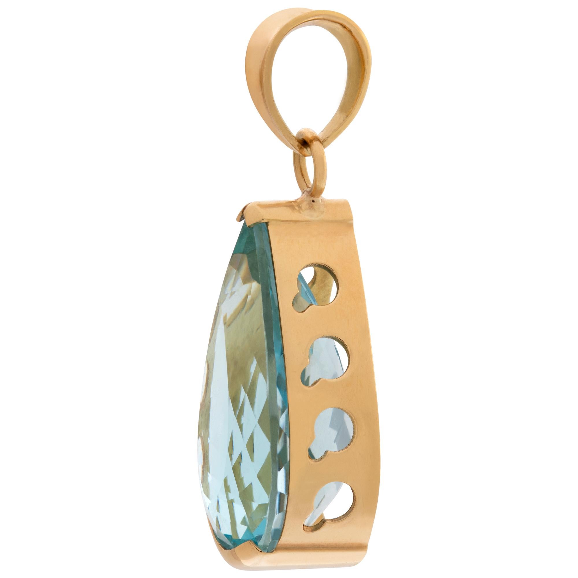 18k Yellow Gold & Blue Topaz Drop Pendant In Excellent Condition For Sale In Surfside, FL