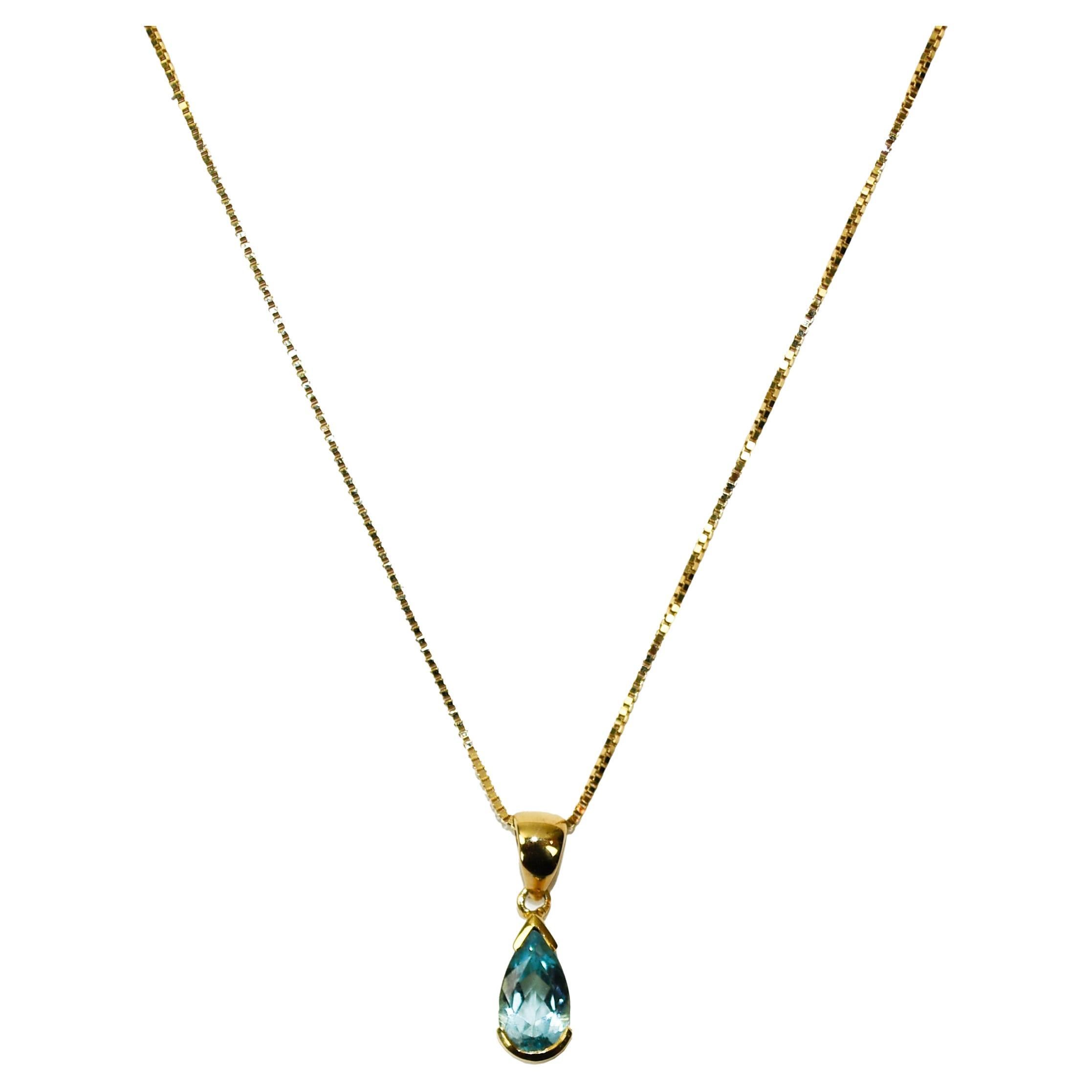 18K Yellow Gold Blue Topaz Necklace 4.5g en venta