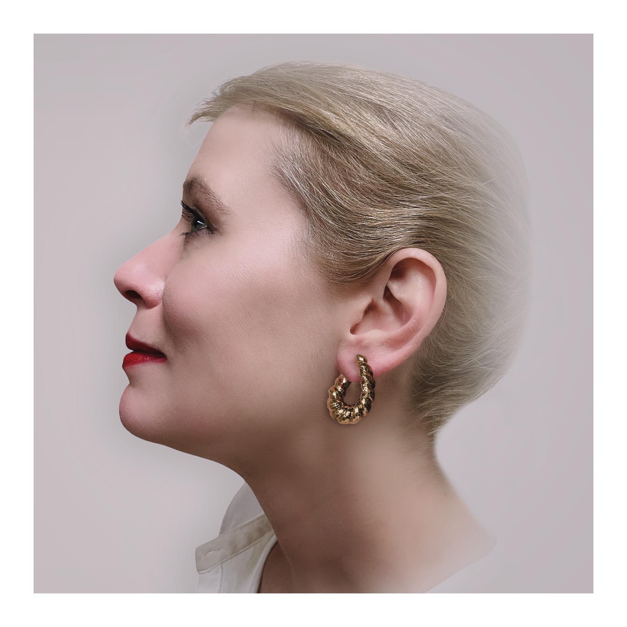 18k Yellow Gold Bold Hoop Clip Earrings For Sale 1