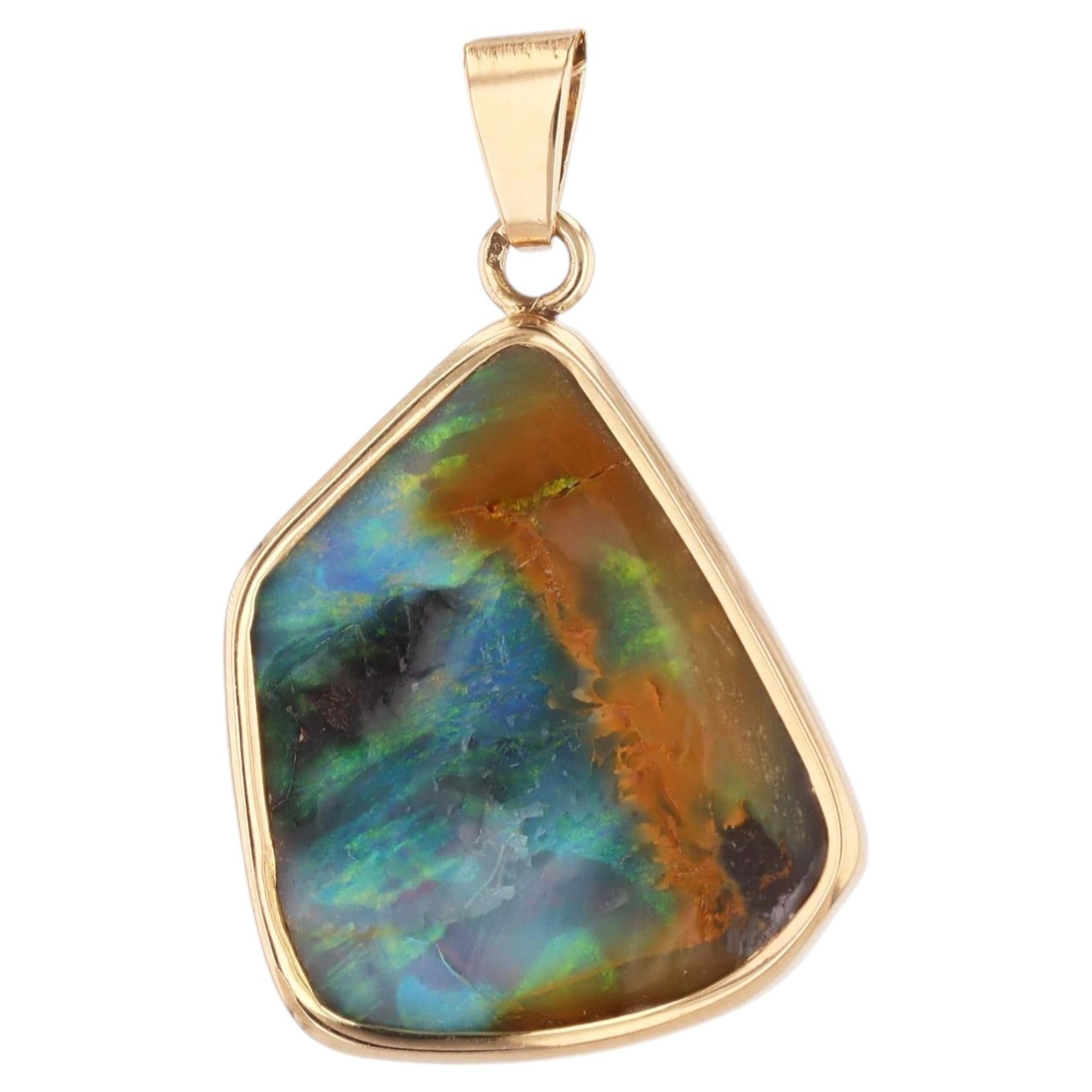 Collana con ciondolo Boulder Opal in oro giallo 18 carati, Francia, XXI secolo in vendita