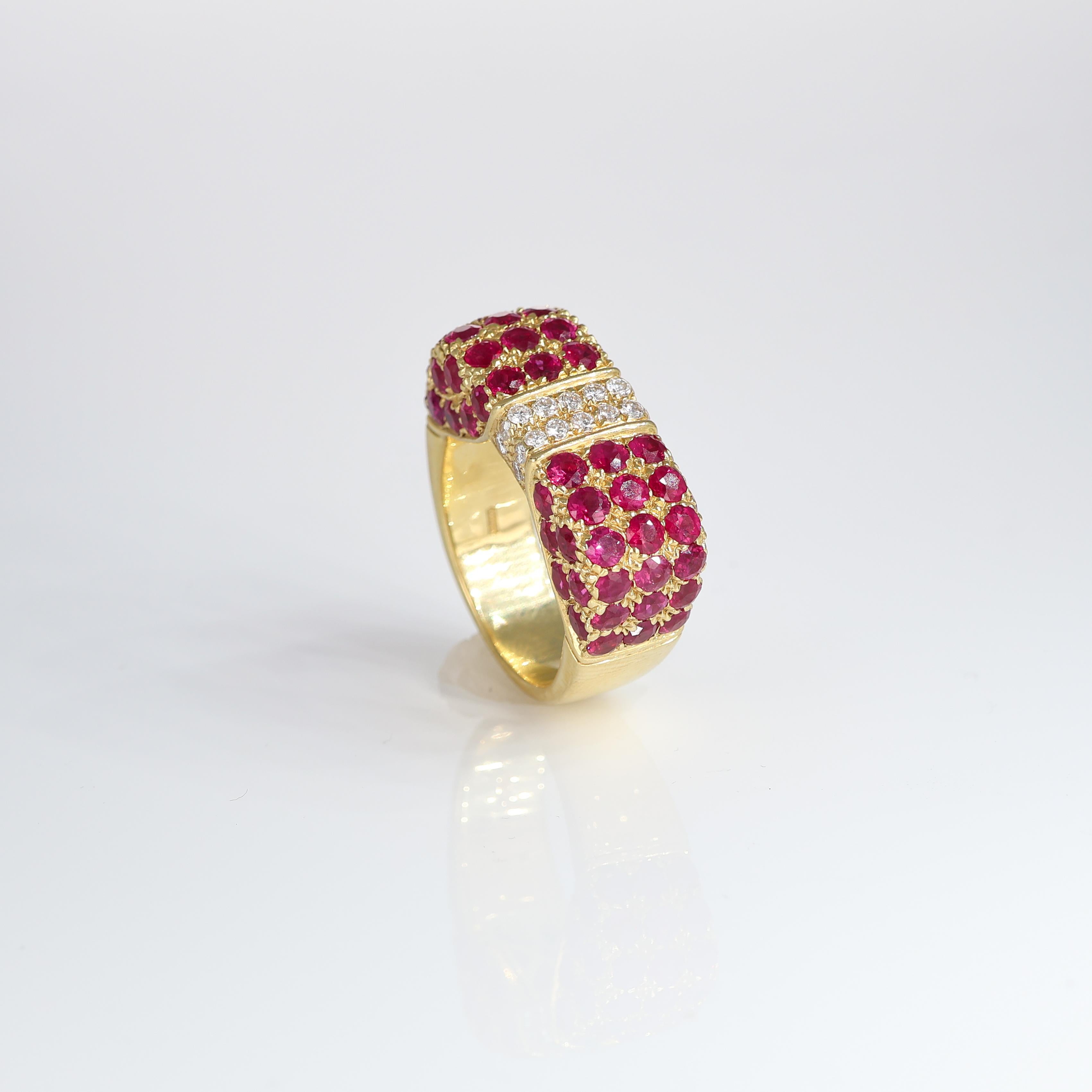 18k Yellow Gold Bow-Shaped Ring with Ruby and Diamond Pavé In New Condition For Sale In Bergamo, BG