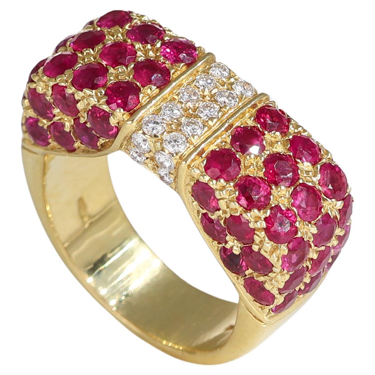 18k Yellow Gold Bow-Shaped Ring with Ruby and Diamond Pavé