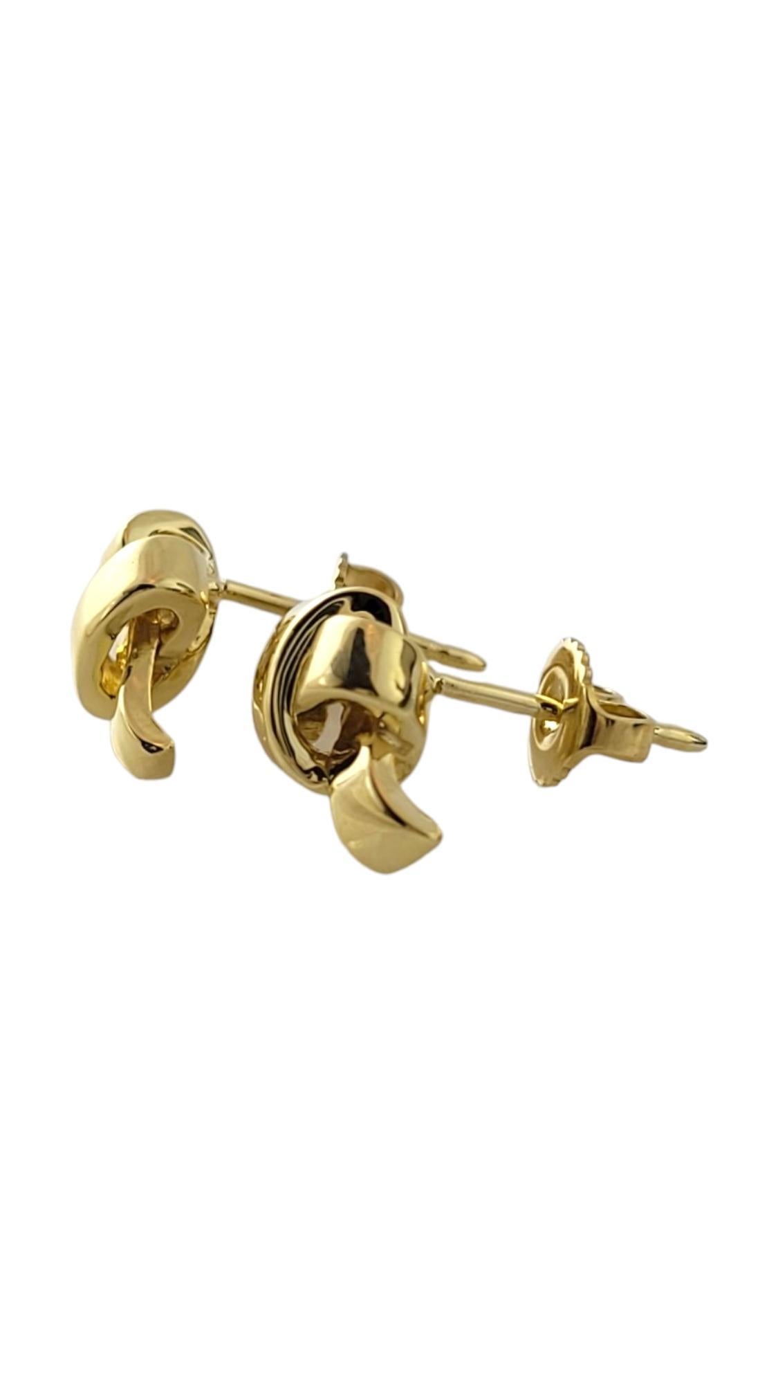 Vintage 18K Yellow Gold Bow Stud Earrings

These gorgeous 18K gold earrings are in the shape of an adorable bow!

Size: 14.9mm X 8.5mm X 4.9mm

Weight: 3.5 dwt/ 5.5 g

Hallmark: 750

Very good condition, professionally polished.

Will come packaged