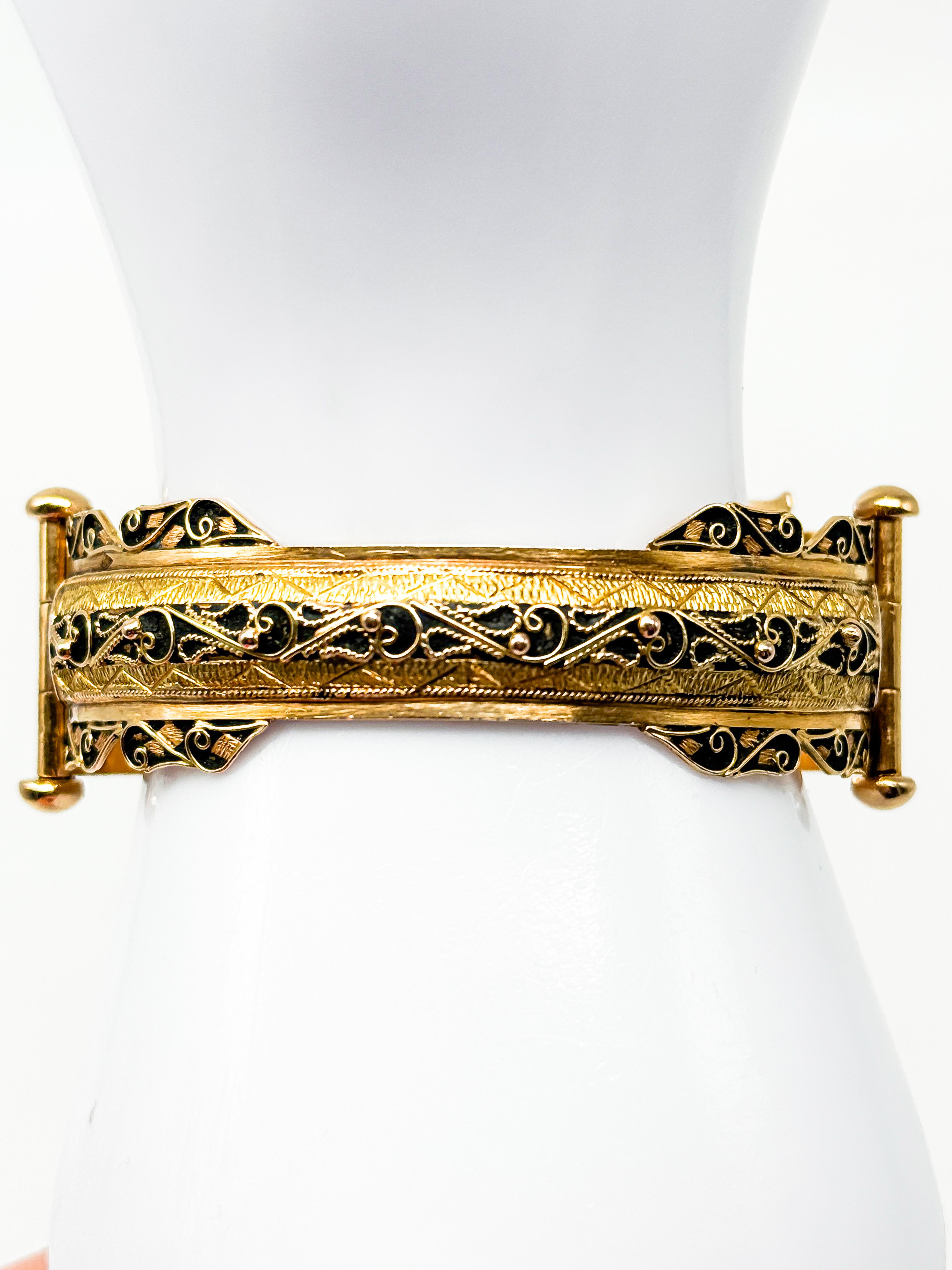 Bracelet en or jaune 18 carats, époque victorienne, émail noir, 1850-1880 en vente 4