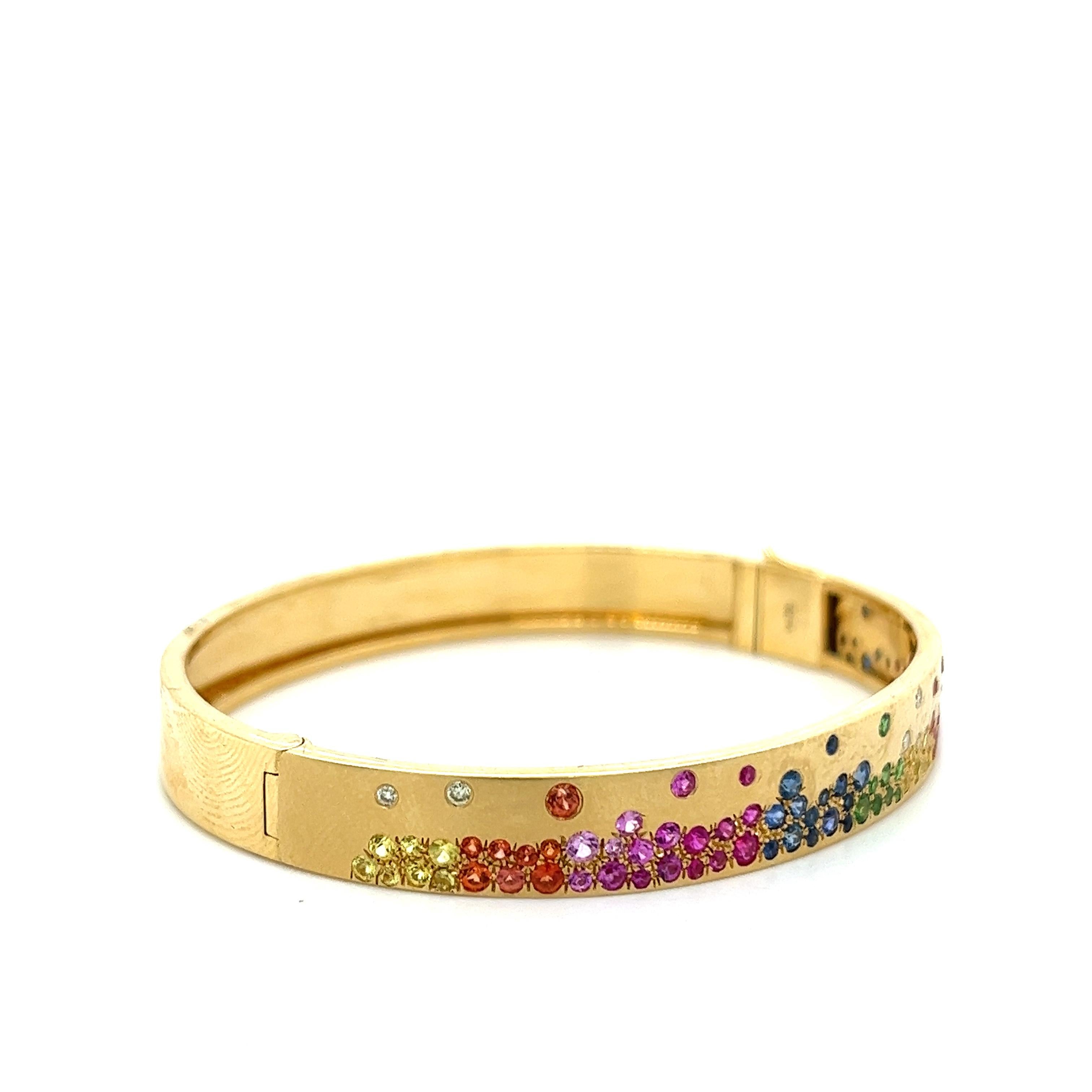 Armband aus 18 Karat Gelbgold mit mehrfarbigen Edelsteinen und Diamanten (Moderne) im Angebot